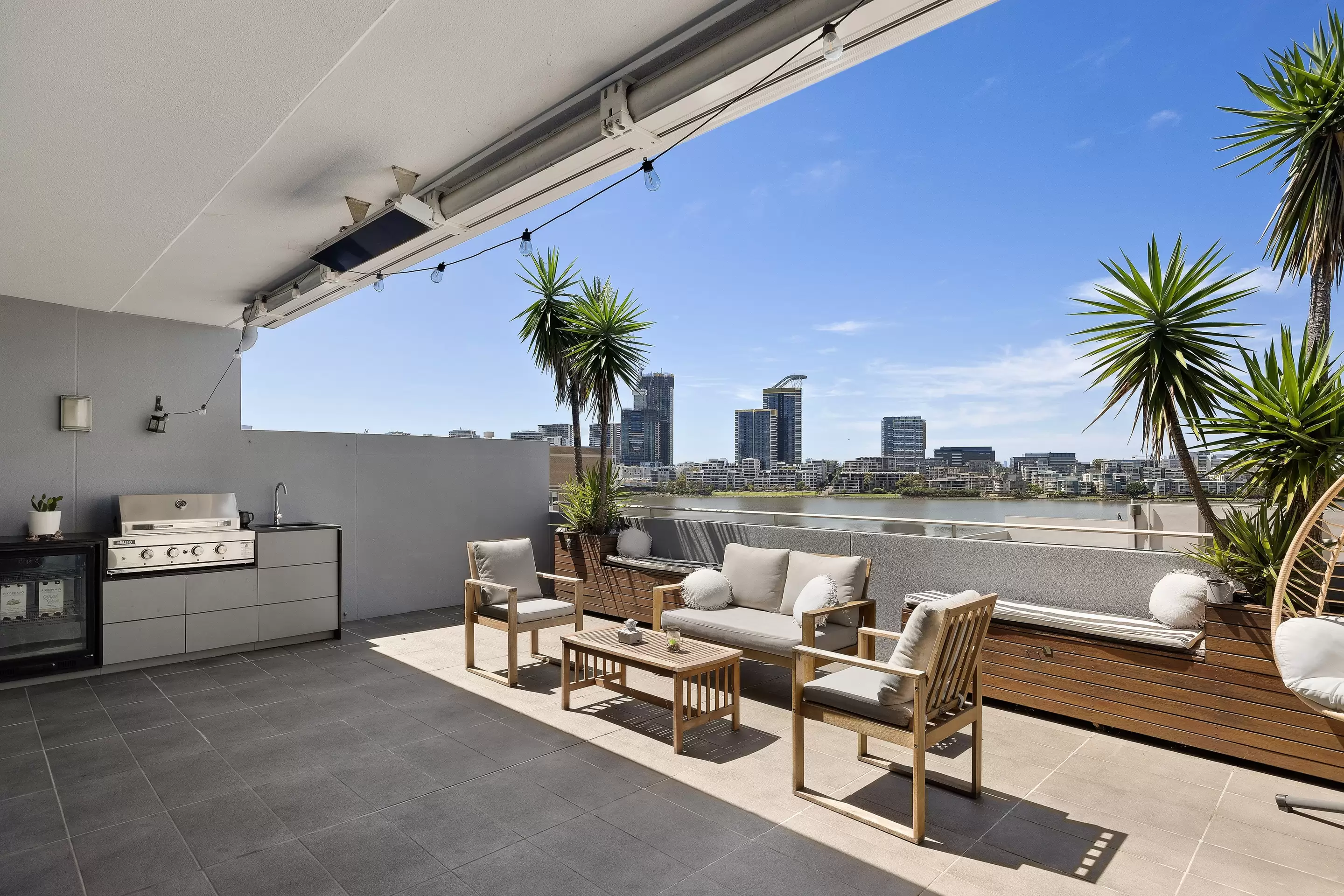 619/16 Marine Parade, Wentworth Point Sold by Chidiac Realty - image 2