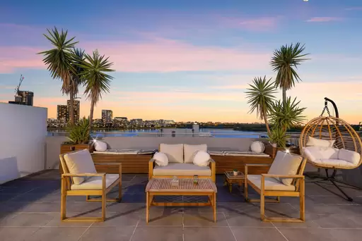 619/16 Marine Parade, Wentworth Point Sold by Chidiac Realty