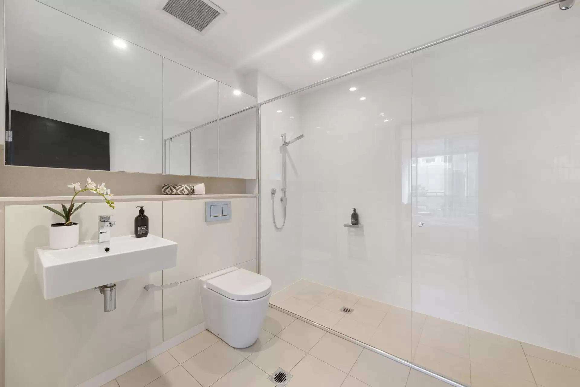 318/14 Nuvolari Place, Wentworth Point Sold by Chidiac Realty - image 1