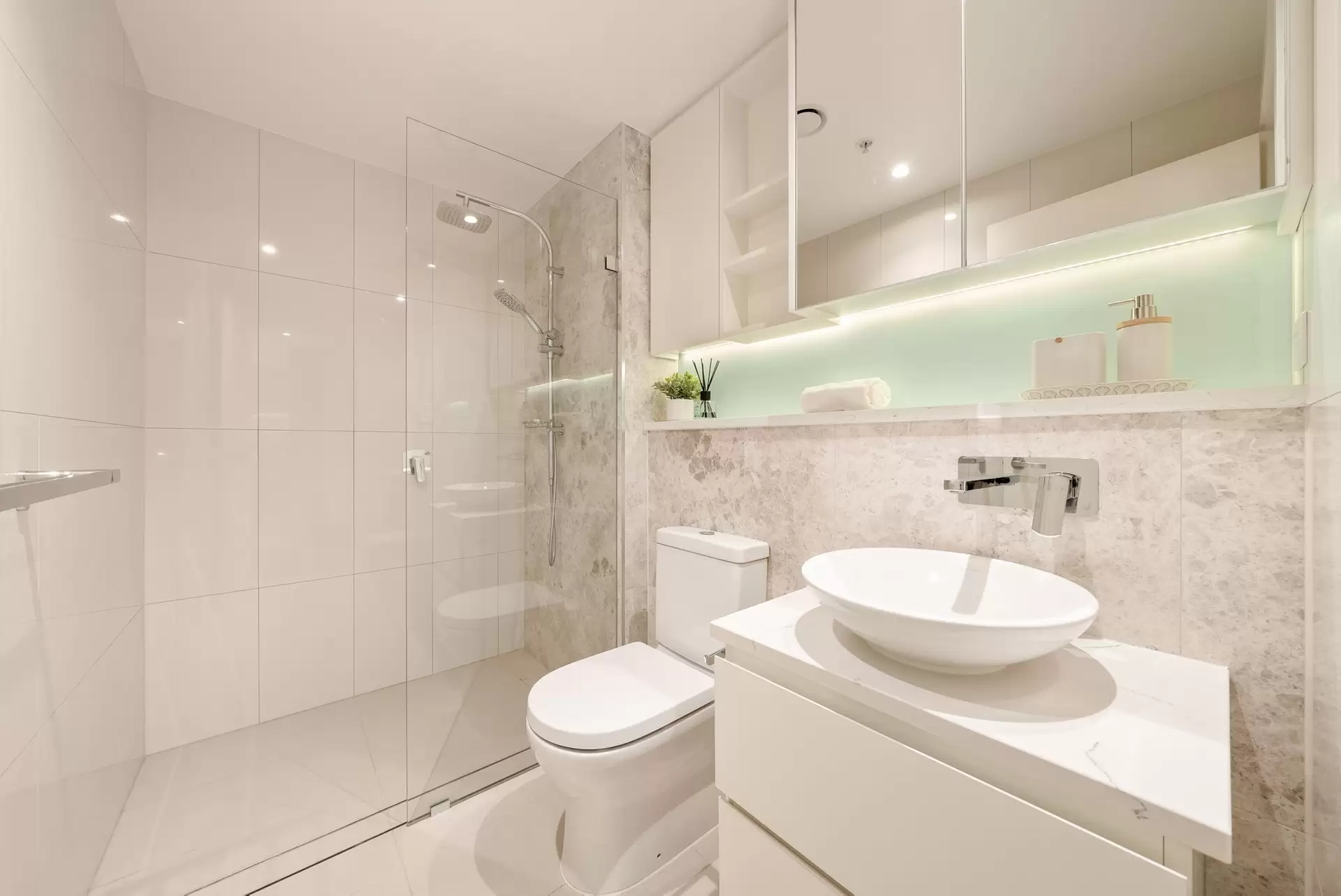 2407/11 Wentworth Place, Wentworth Point Sold by Chidiac Realty - image 1