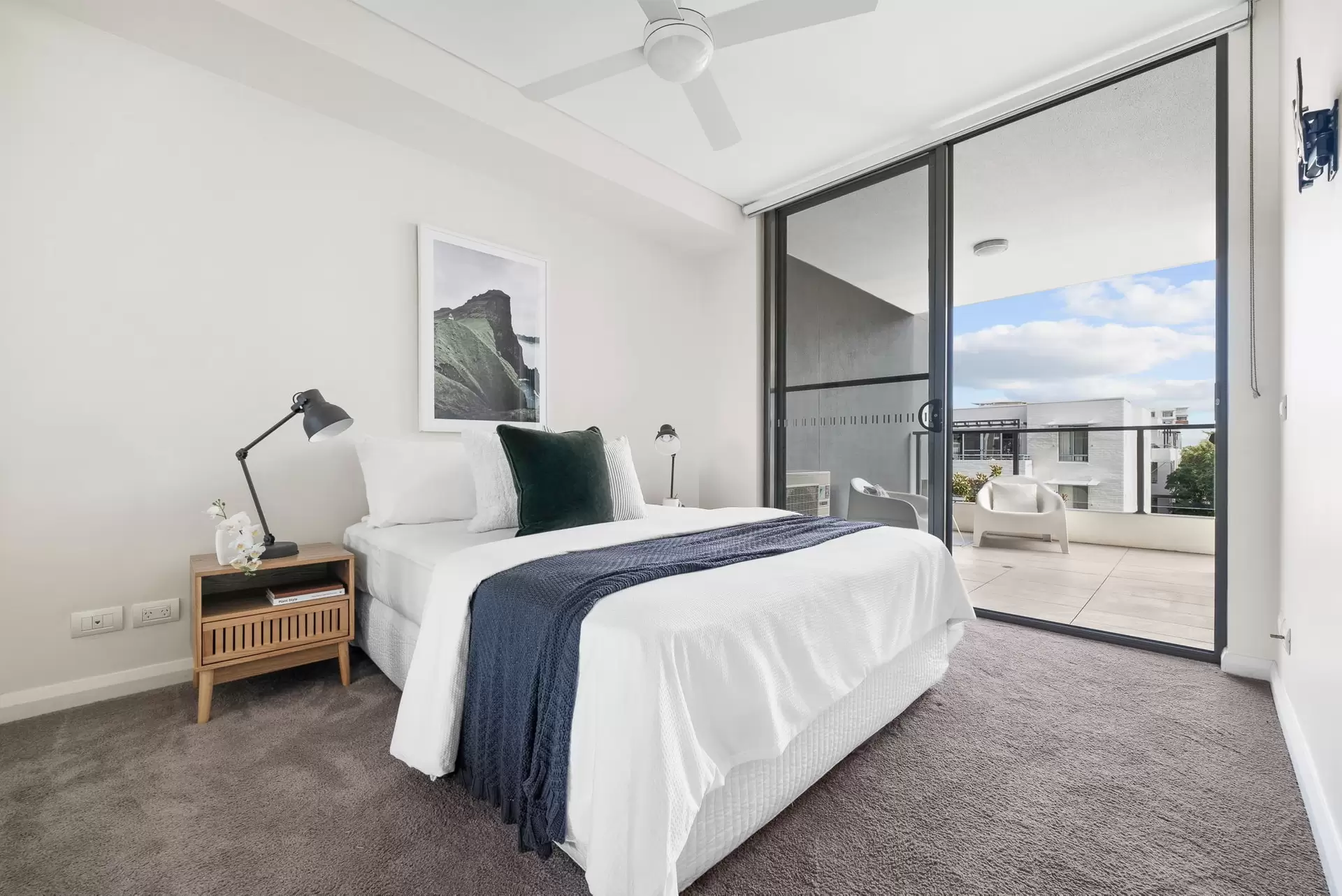 302/8 Marine Parade, Wentworth Point Sold by Chidiac Realty - image 1