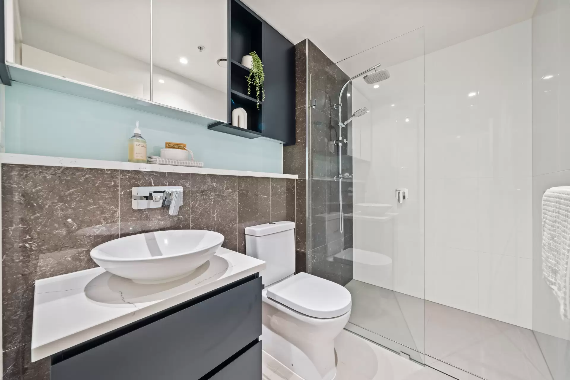 2402/11 Wentworth Place, Wentworth Point Sold by Chidiac Realty - image 1