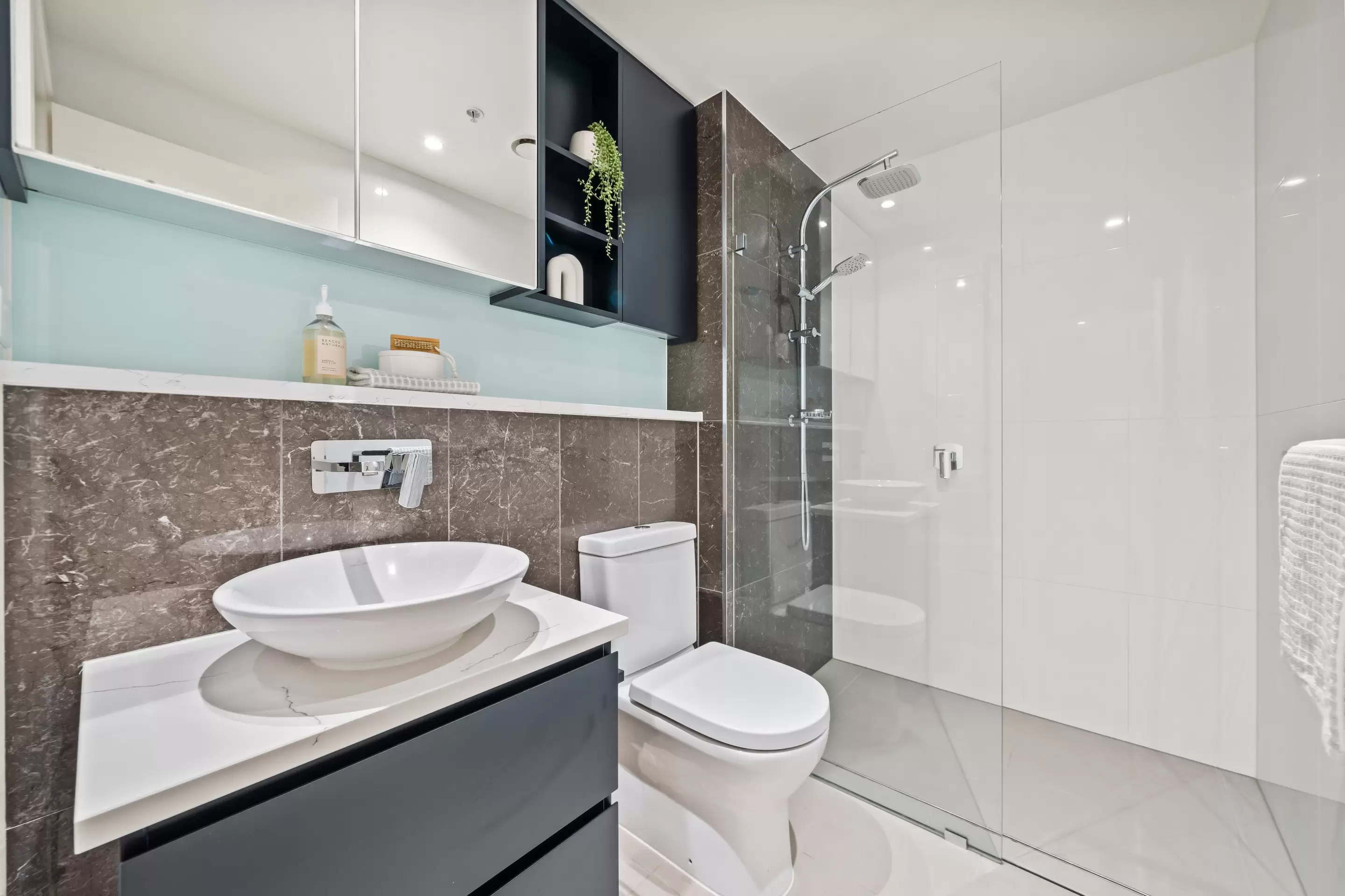 2402/11 Wentworth Place, Wentworth Point Sold by Chidiac Realty - image 11