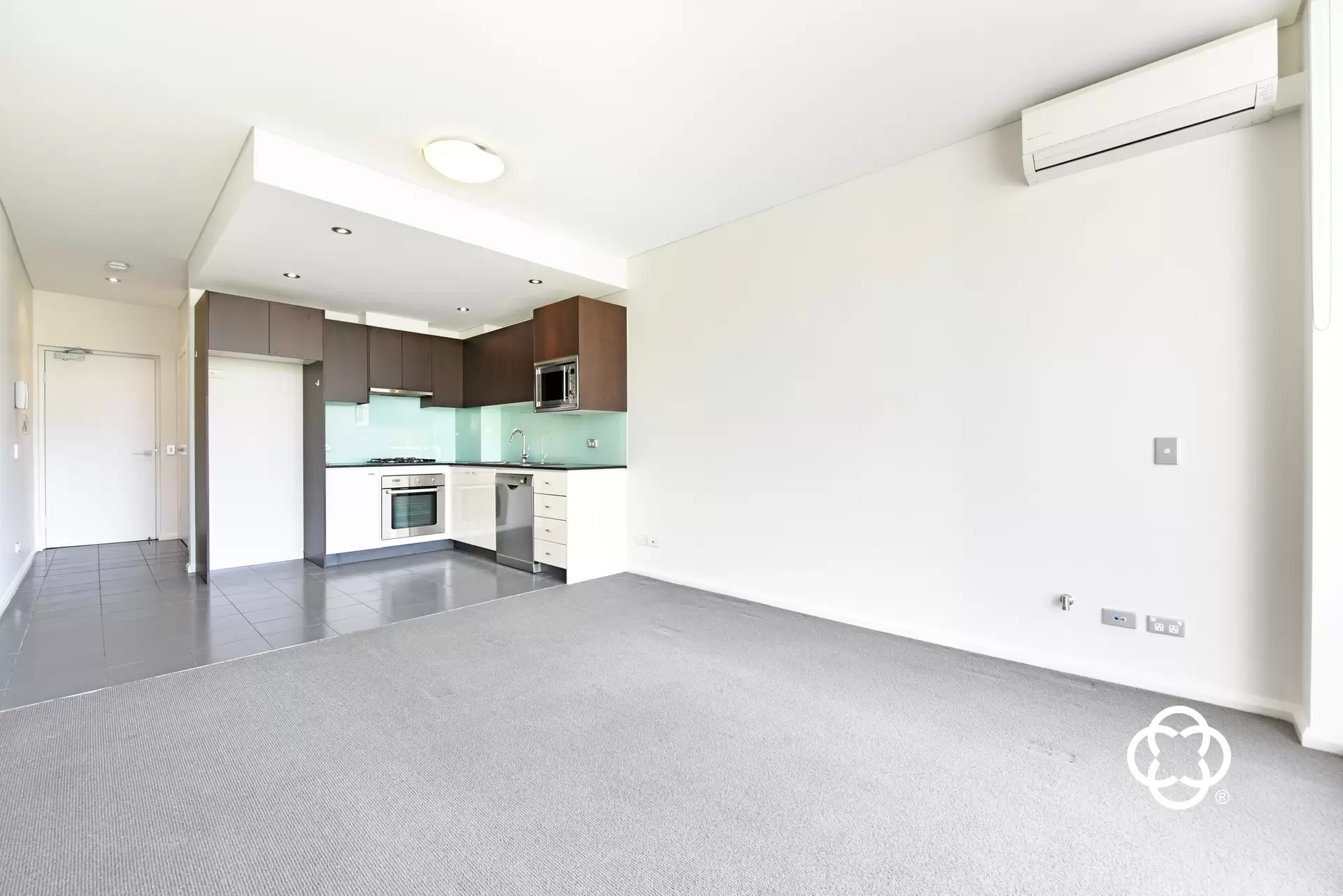320/3 Stromboli Strait, Wentworth Point Leased by Chidiac Realty - image 1