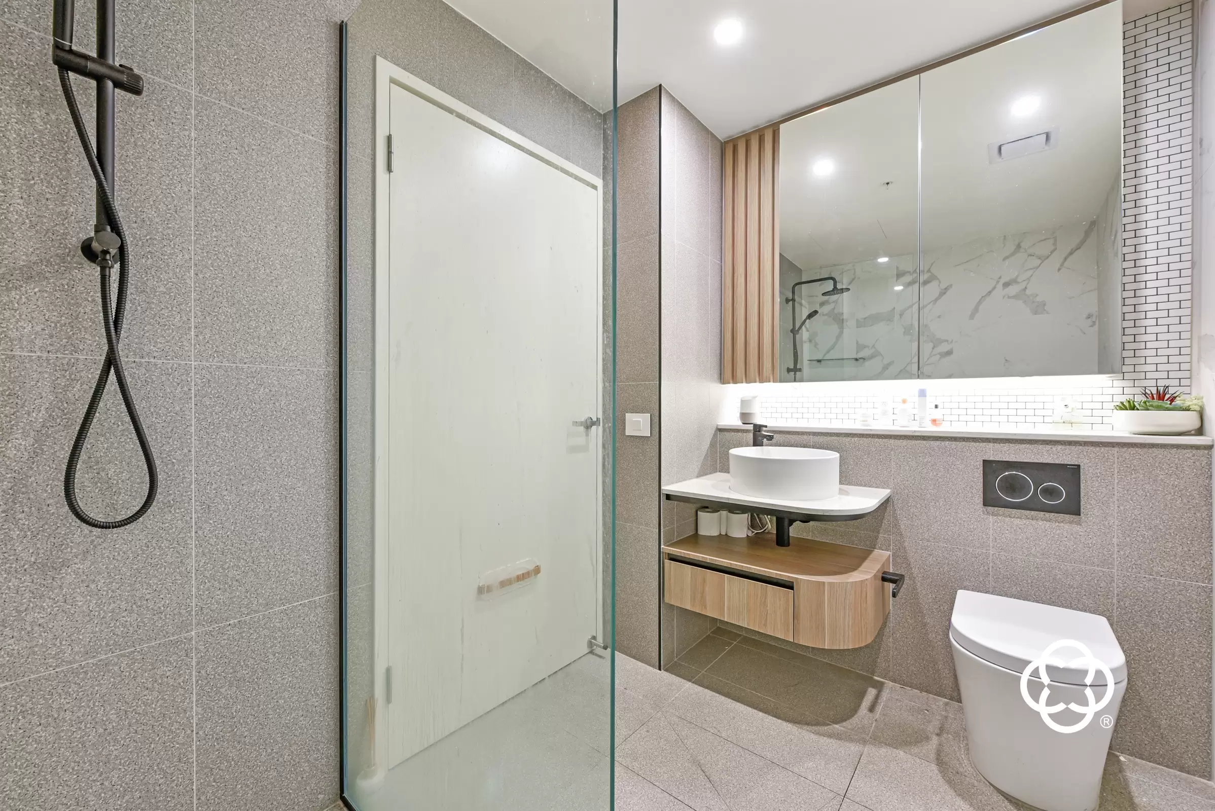 627/8 Lapwing Street, Wentworth Point Leased by Chidiac Realty - image 4