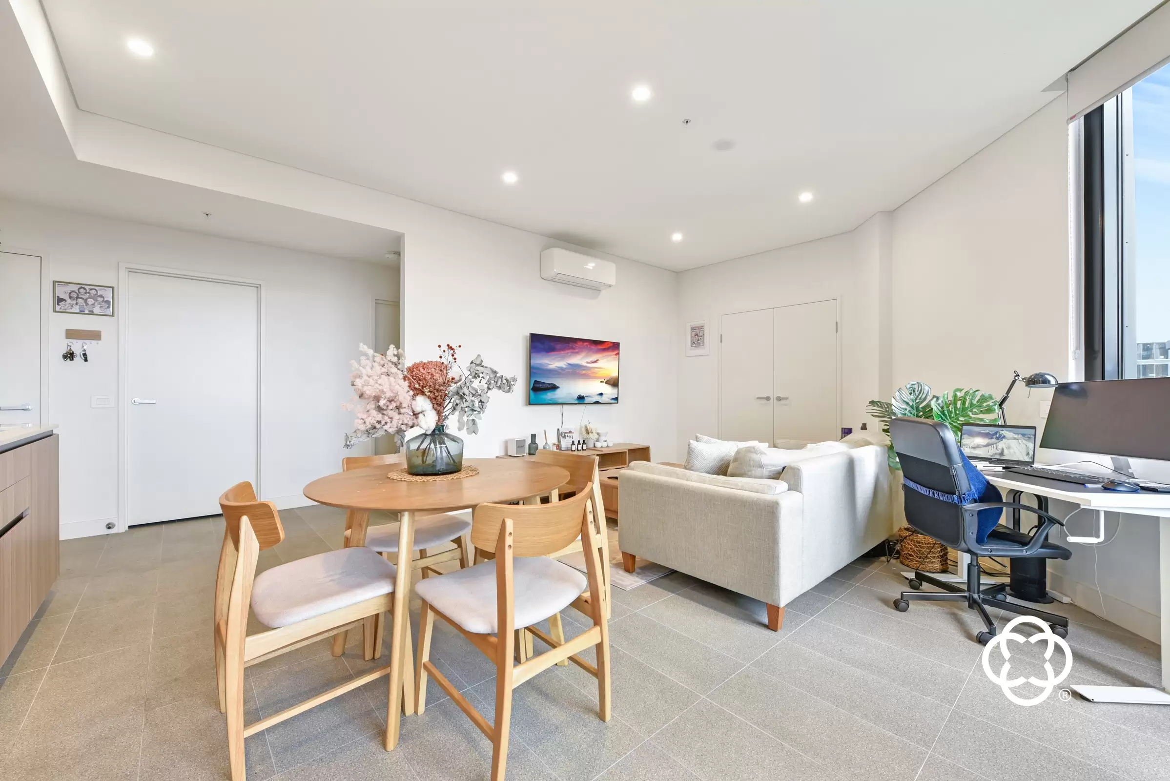 627/8 Lapwing Street, Wentworth Point Leased by Chidiac Realty - image 2