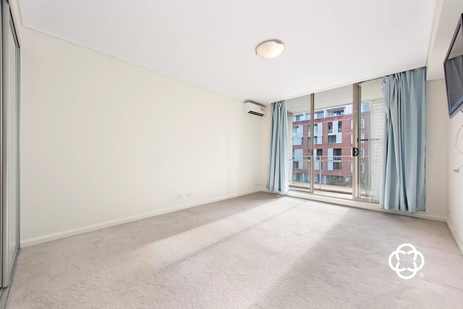 313/19 Hill Road, Wentworth Point Leased by Chidiac Realty - image 1