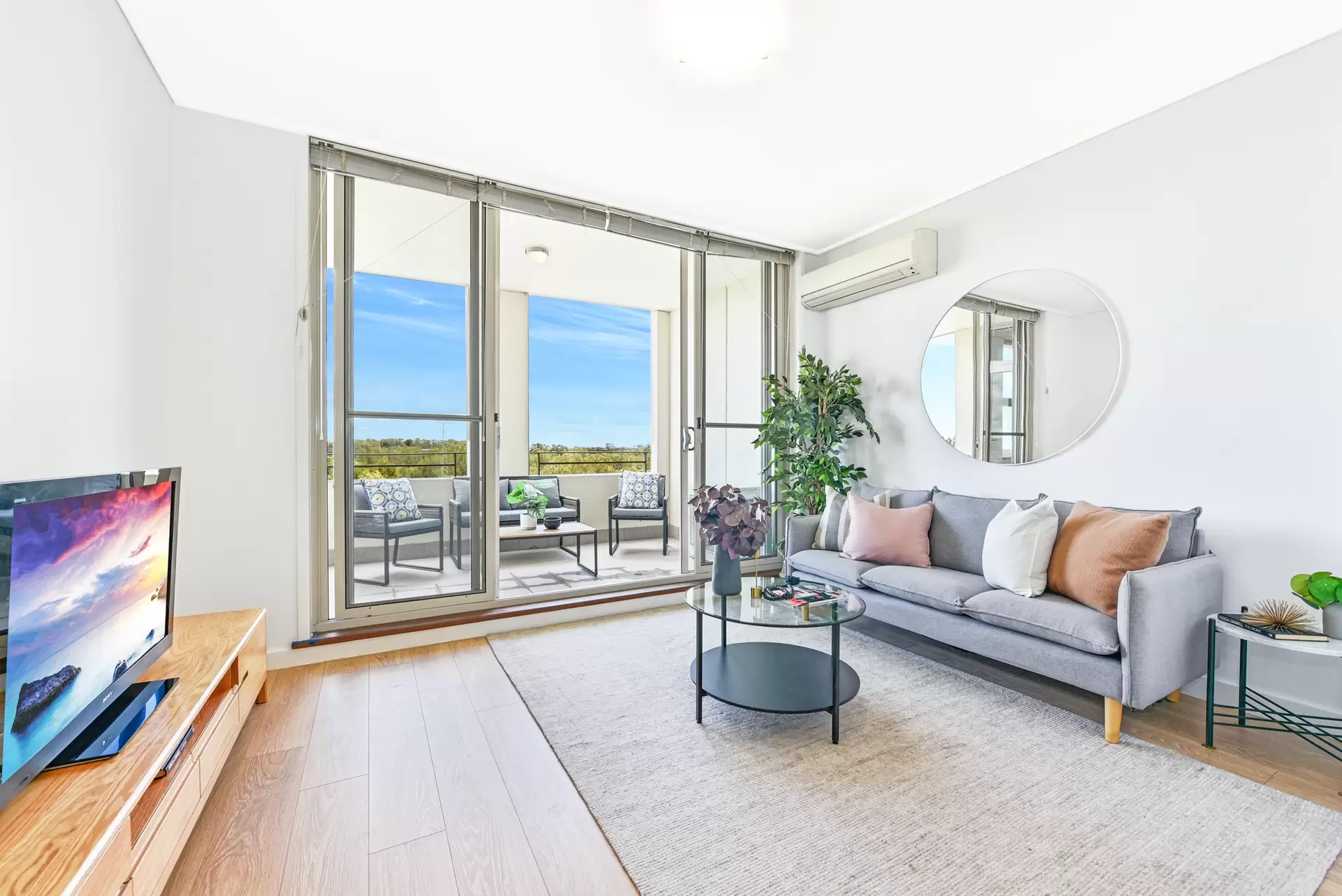 605/1 The Piazza, Wentworth Point Leased by Chidiac Realty - image 1