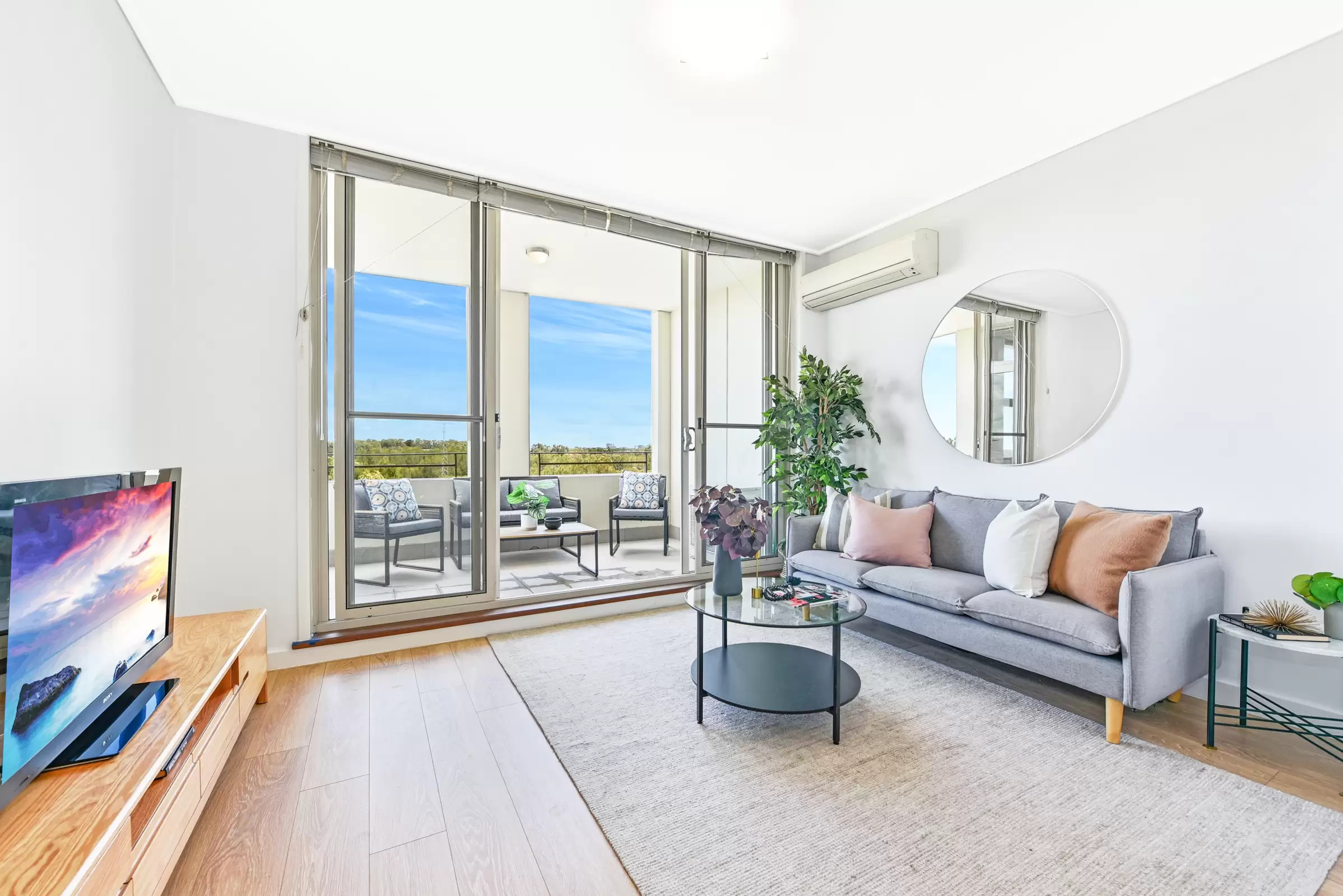 605/1 The Piazza, Wentworth Point Leased by Chidiac Realty - image 2