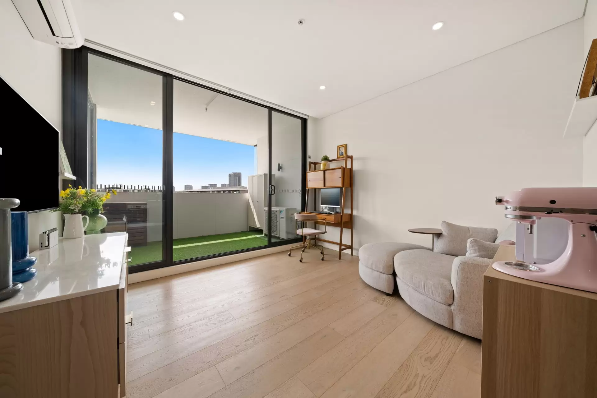 11076/17 Amalfi Drive, Wentworth Point Sold by Chidiac Realty - image 1
