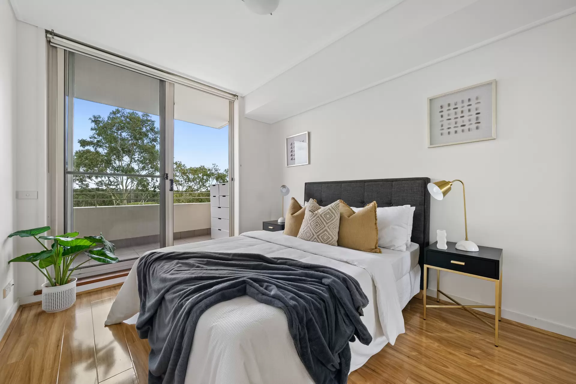 504/1 The Piazza, Wentworth Point Sold by Chidiac Realty - image 1