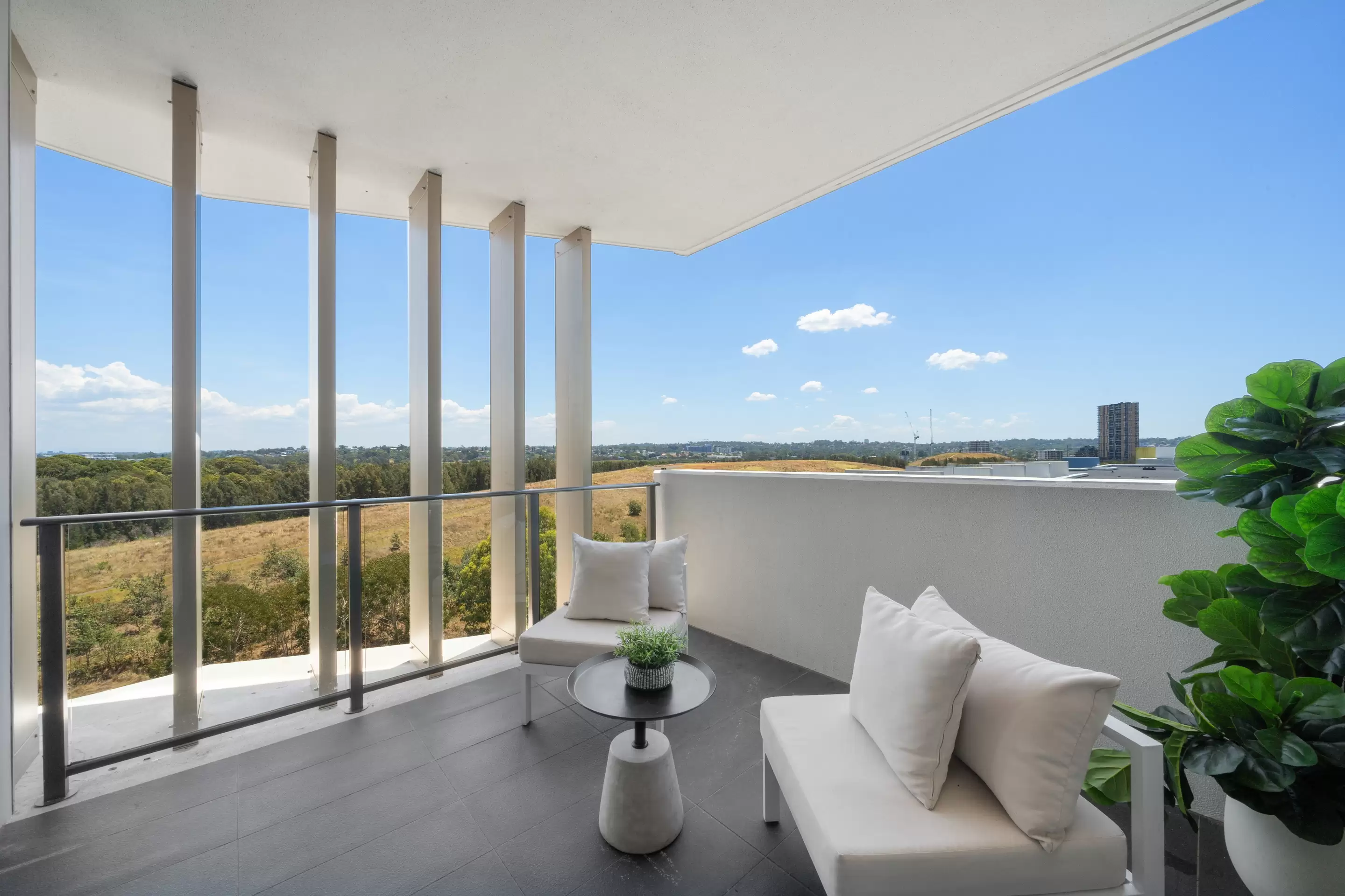 15112/1 Bennelong Parkway, Wentworth Point Sold by Chidiac Realty - image 2