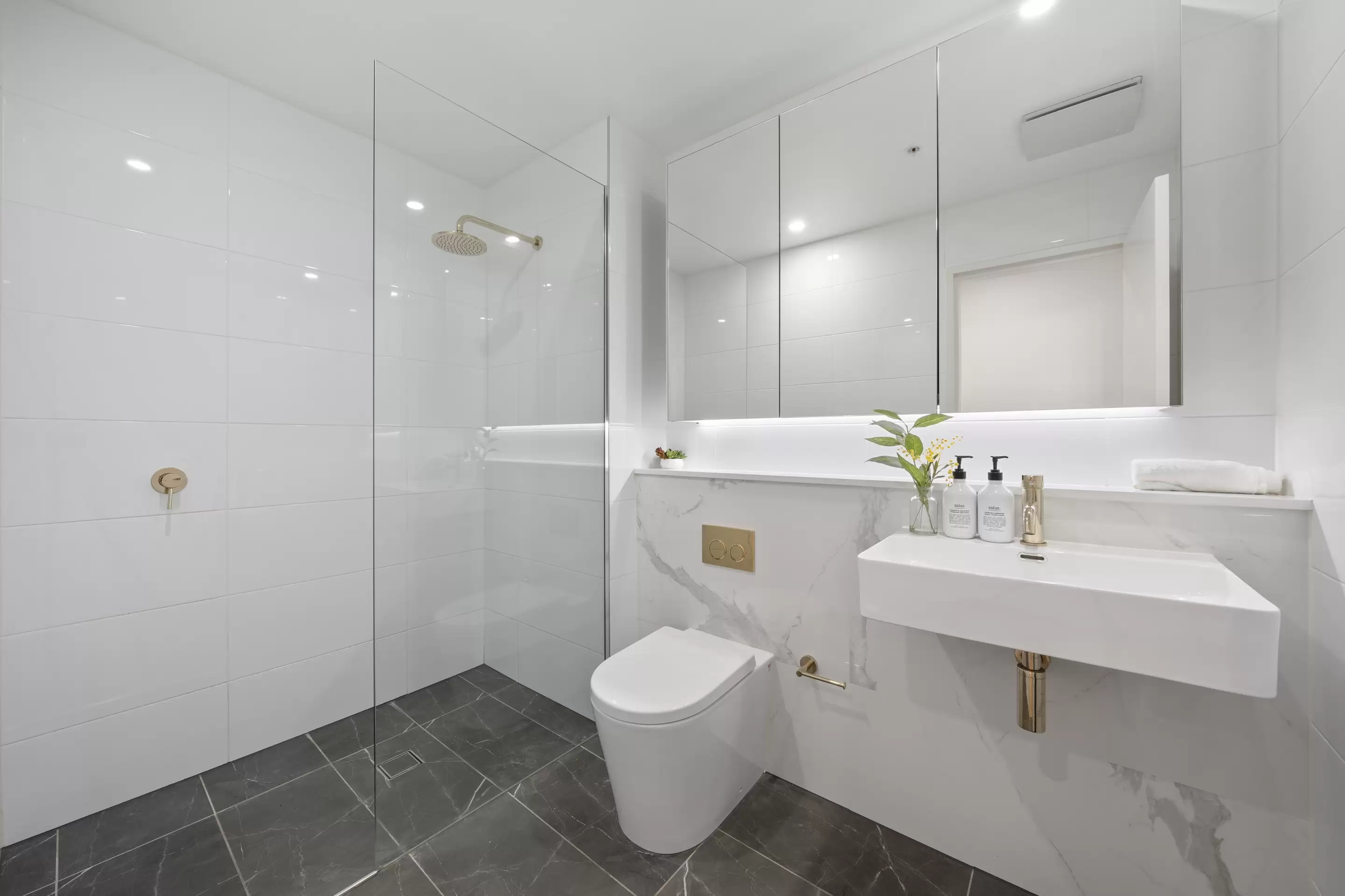 15112/1 Bennelong Parkway, Wentworth Point Sold by Chidiac Realty - image 9