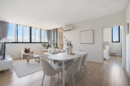 15112/1 Bennelong Parkway, Wentworth Point Sold by Chidiac Realty