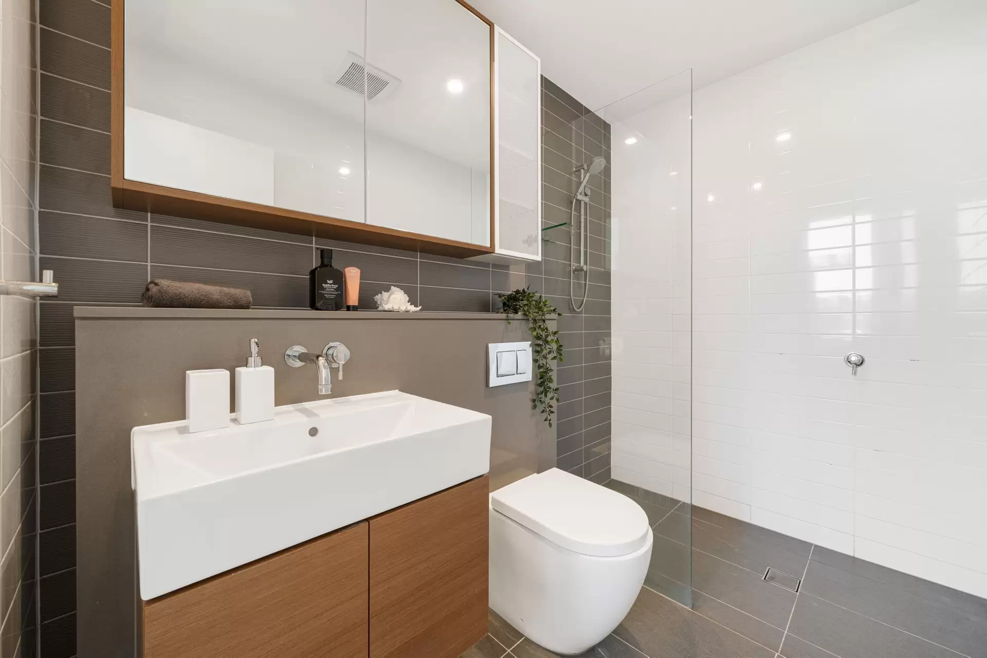 325/24-32 Koorine Street, Ermington Sold by Chidiac Realty - image 1