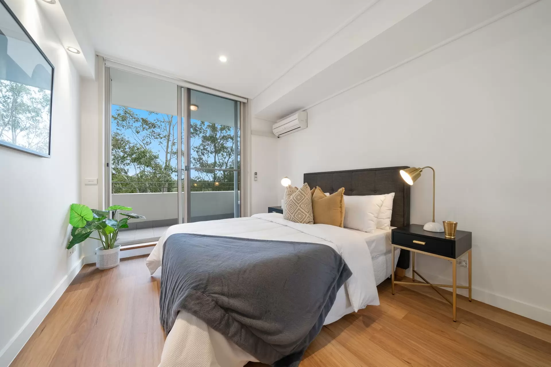 304/1 The Piazza, Wentworth Point Sold by Chidiac Realty - image 1