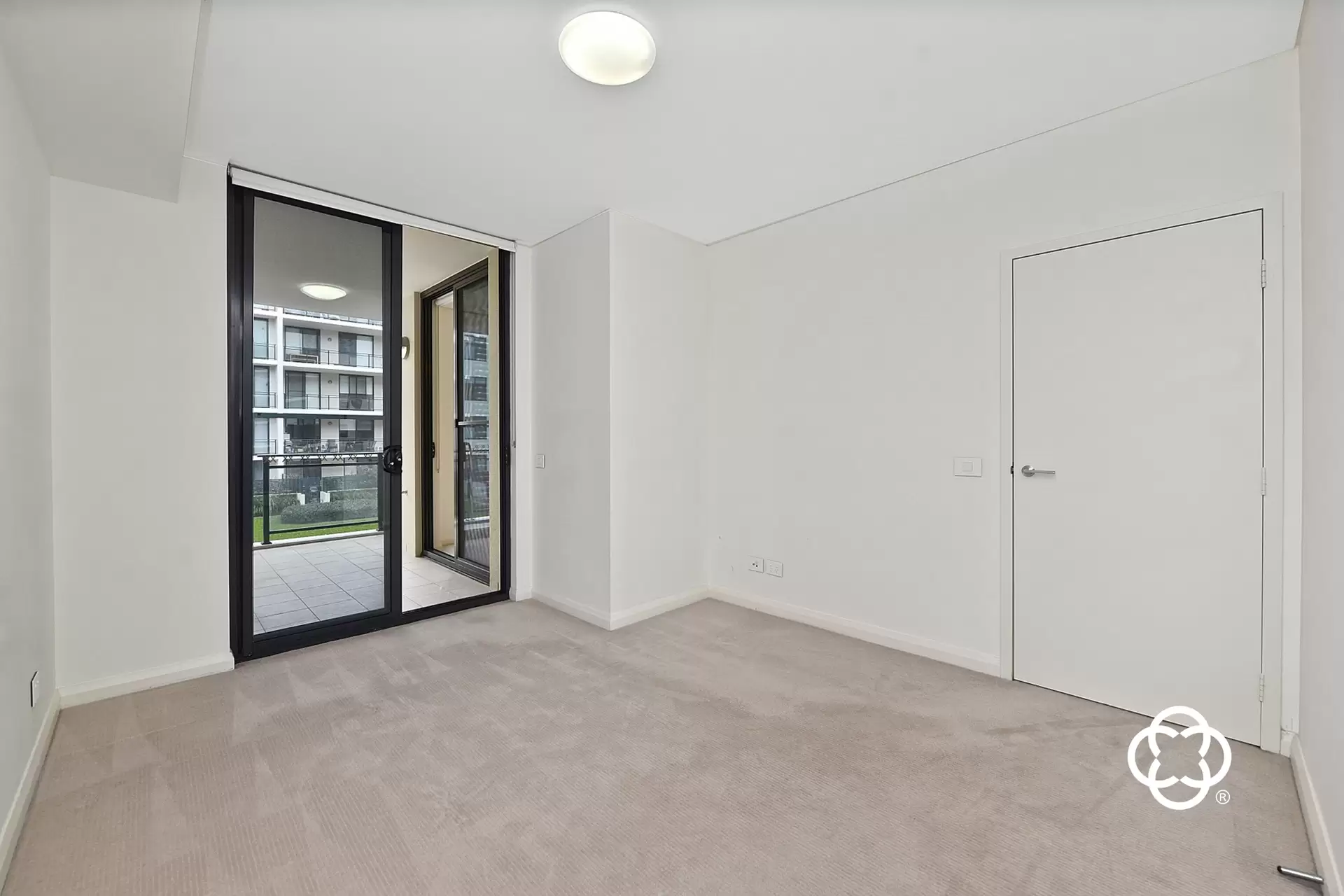 338/21 Marine Parade, Wentworth Point Leased by Chidiac Realty - image 1