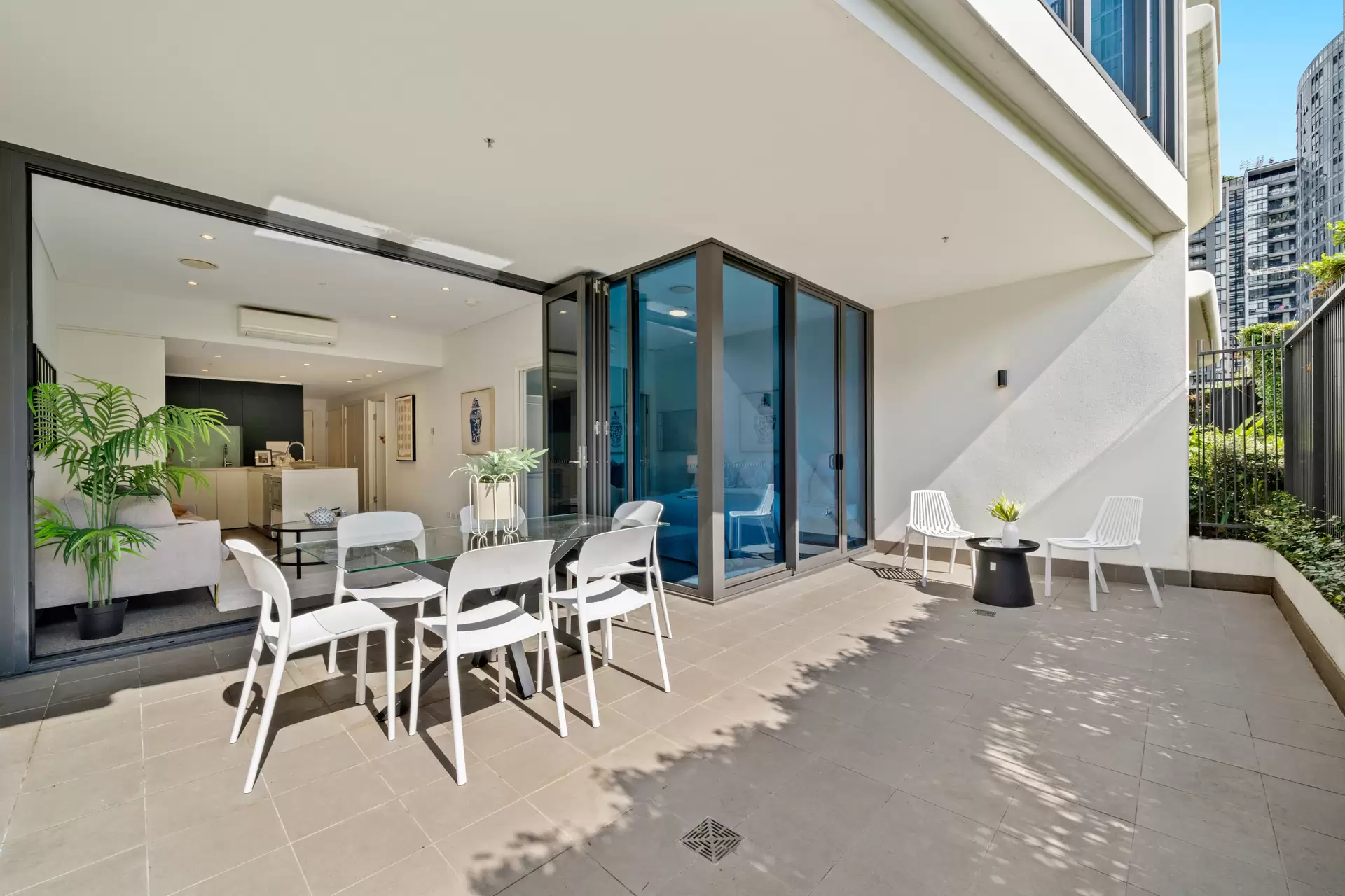 714/11 Wentworth Place, Wentworth Point Sold by Chidiac Realty - image 1