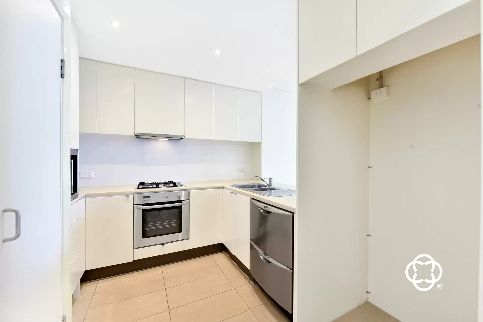 682/4 The Crescent, Wentworth Point Leased by Chidiac Realty - image 1