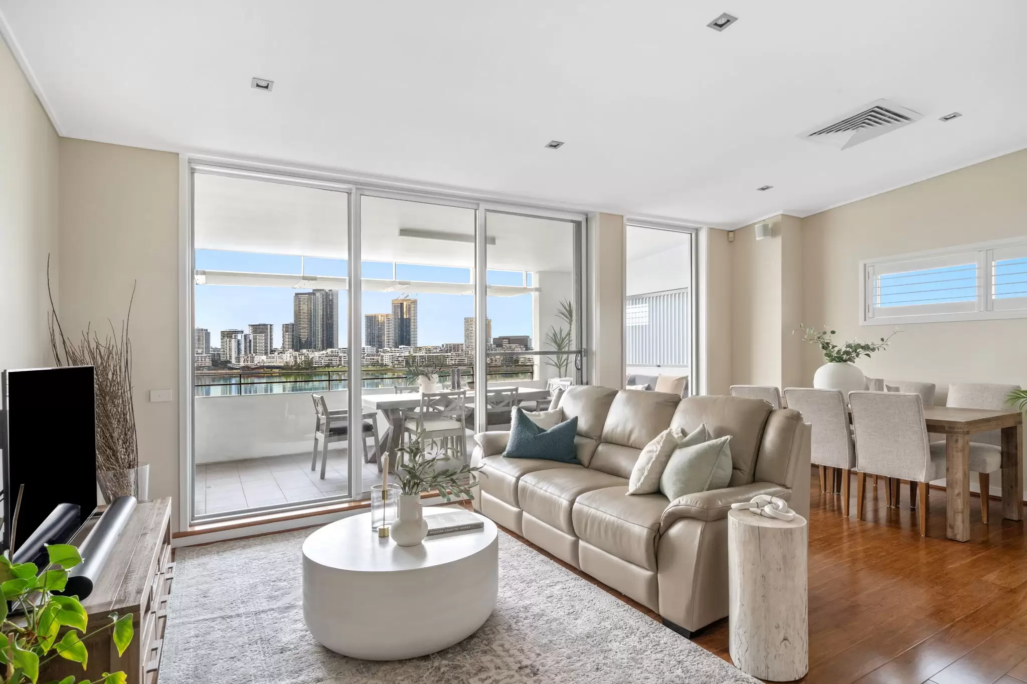 728/25 Bennelong Parkway, Wentworth Point Sold by Chidiac Realty - image 6