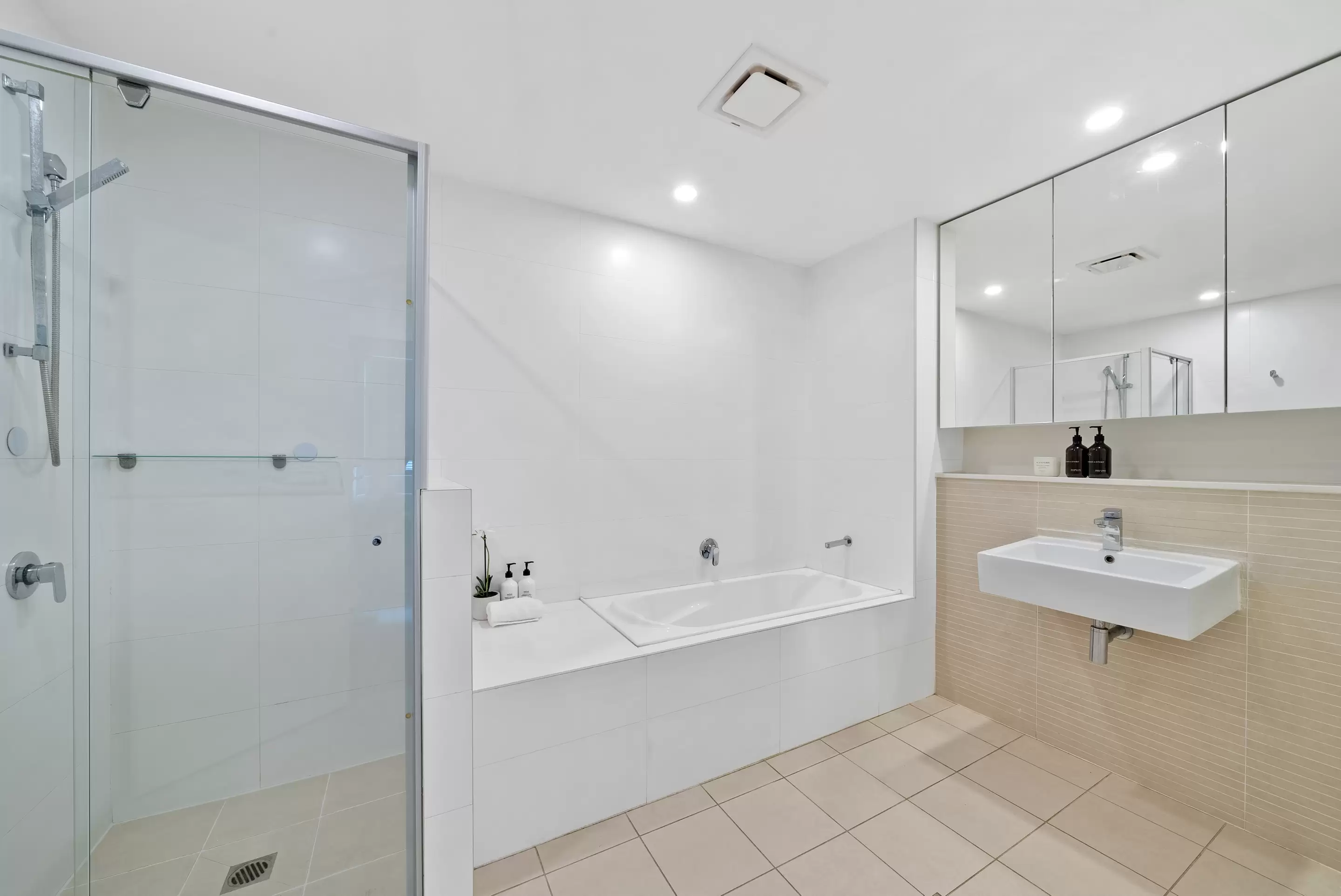 516/6 Baywater Drive, Wentworth Point Sold by Chidiac Realty - image 8