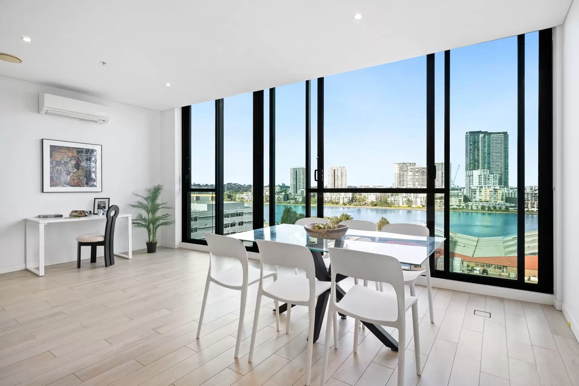 901/13 Wentworth Place, Wentworth Point Sold by Chidiac Realty - image 1