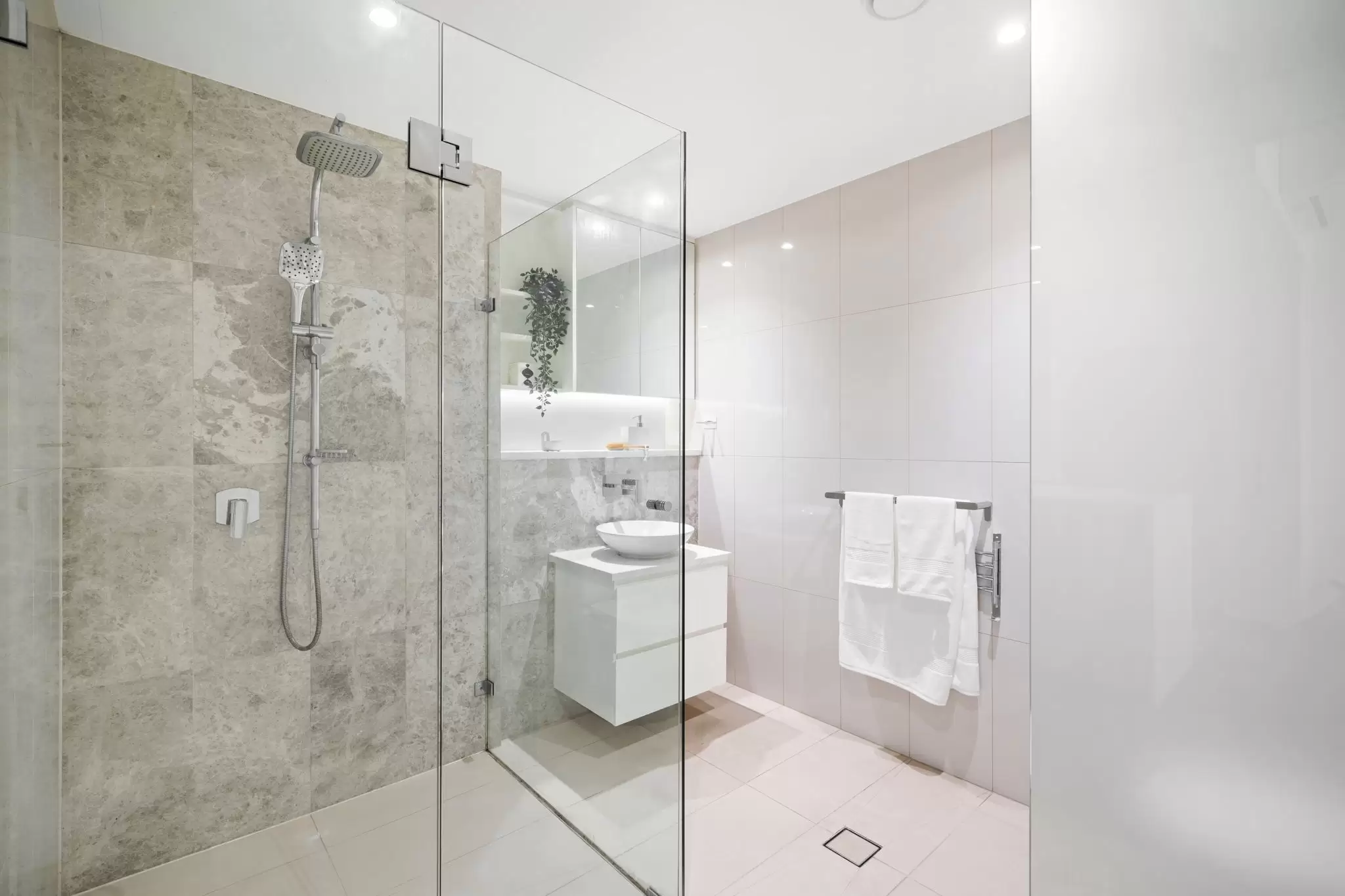 901/13 Wentworth Place, Wentworth Point Sold by Chidiac Realty - image 10