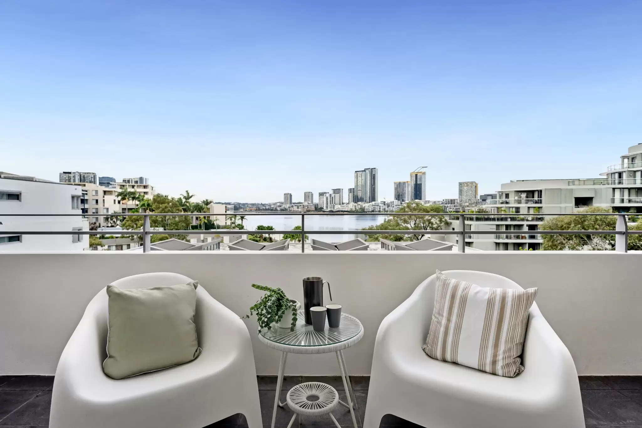 421/25 Bennelong Parkway, Wentworth Point Sold by Chidiac Realty - image 4