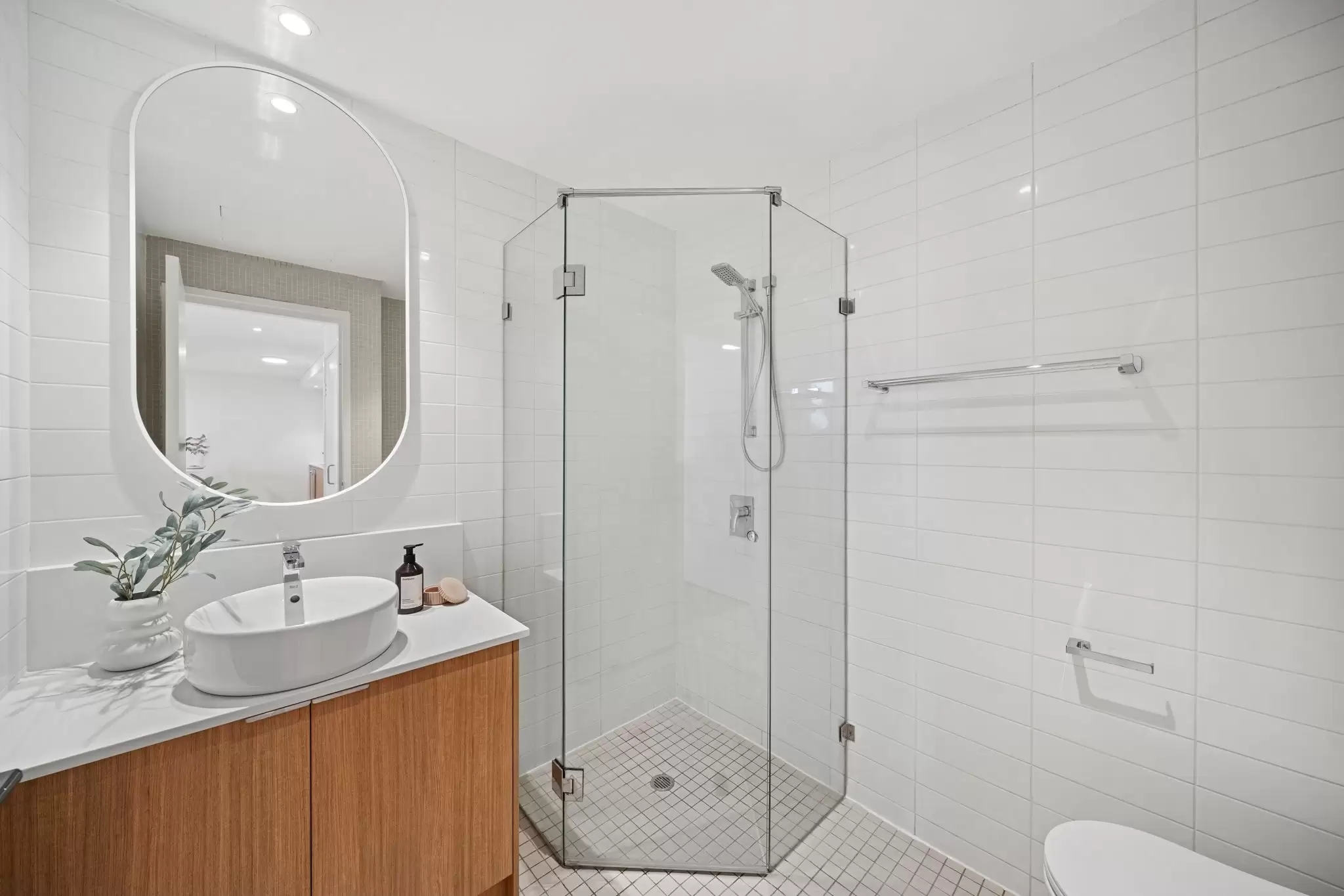 421/25 Bennelong Parkway, Wentworth Point Sold by Chidiac Realty - image 8