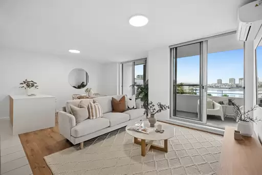 421/25 Bennelong Parkway, Wentworth Point Sold by Chidiac Realty