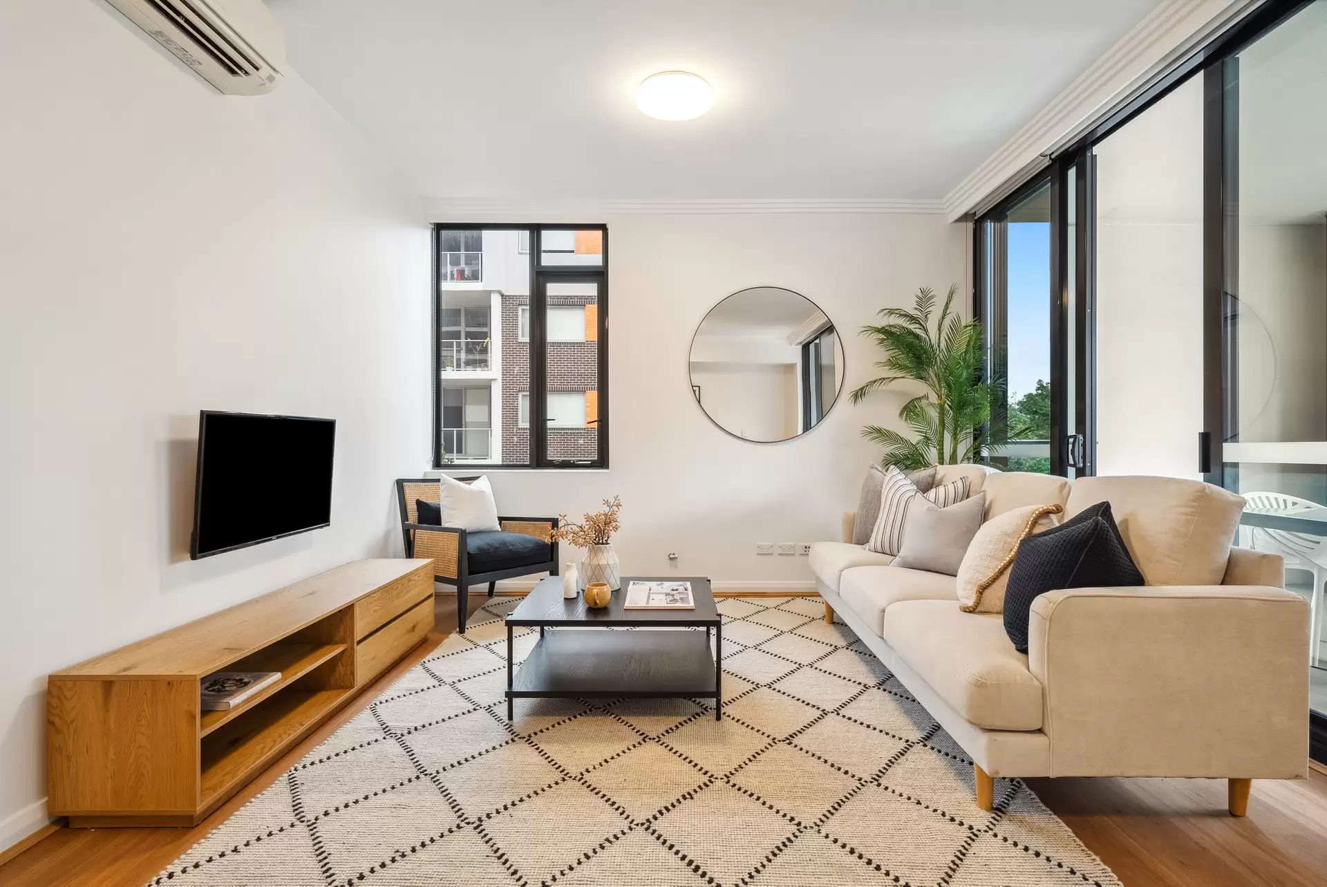 402/47 Hill Road, Wentworth Point Sold by Chidiac Realty - image 1