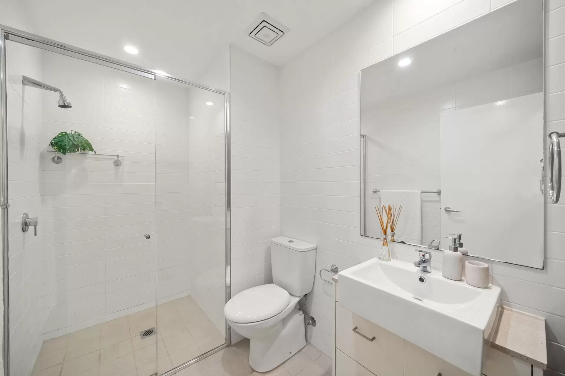 712/19 Hill Road, Wentworth Point Sold by Chidiac Realty - image 1