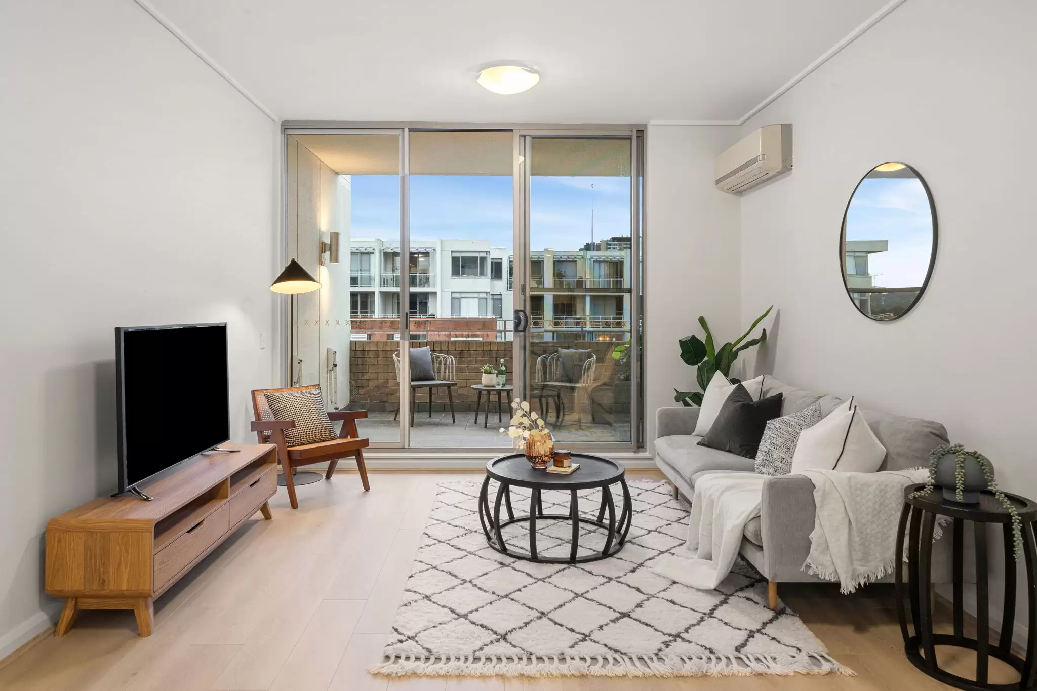 712/19 Hill Road, Wentworth Point Sold by Chidiac Realty - image 1