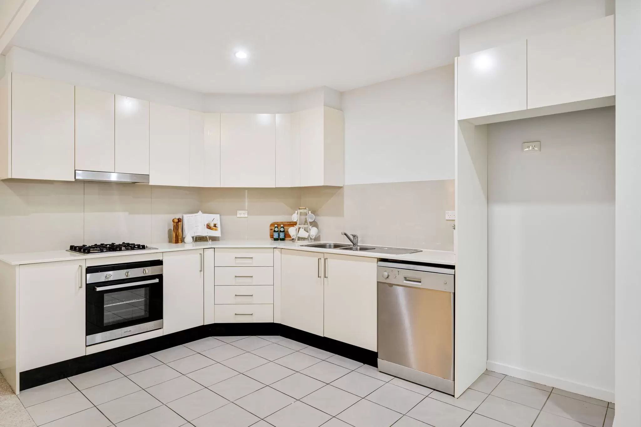 9/104 Railway Terrace, Merrylands Sold by Chidiac Realty - image 4