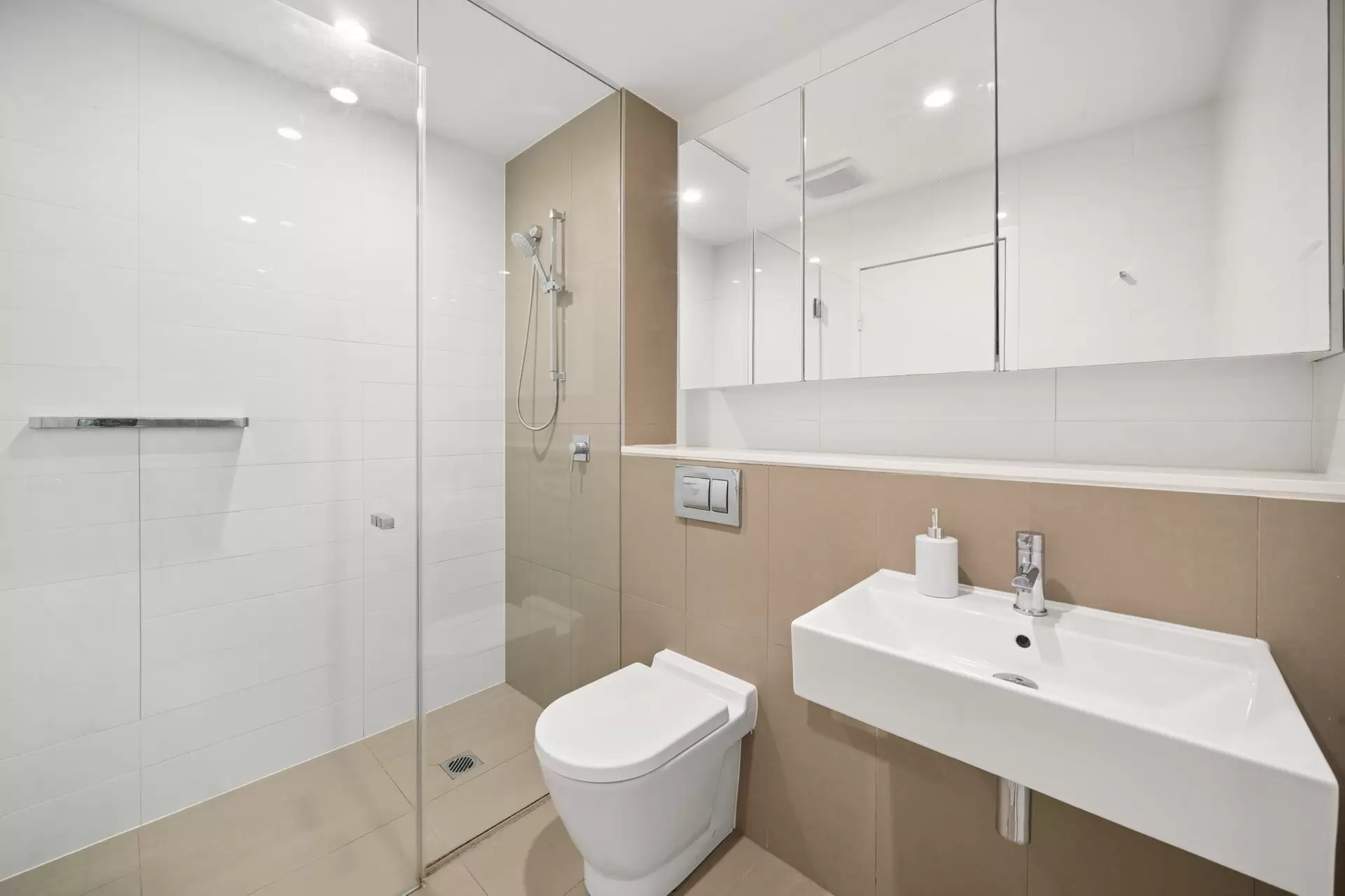 402/8 Marine Parade, Wentworth Point Sold by Chidiac Realty - image 1