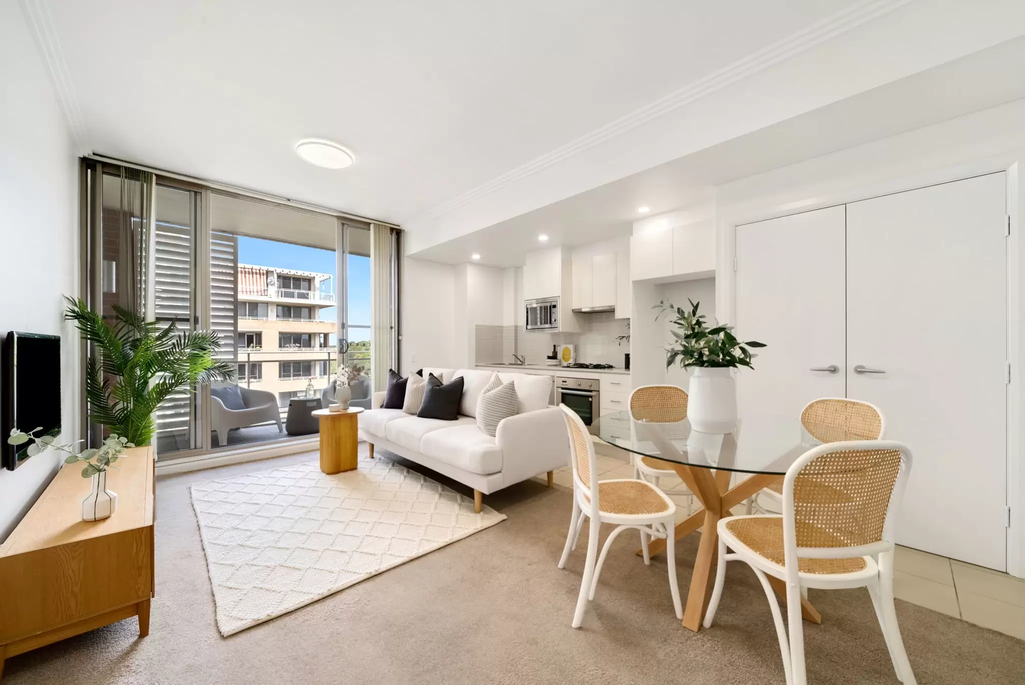 611/21 Hill Road, Wentworth Point Leased by Chidiac Realty - image 2