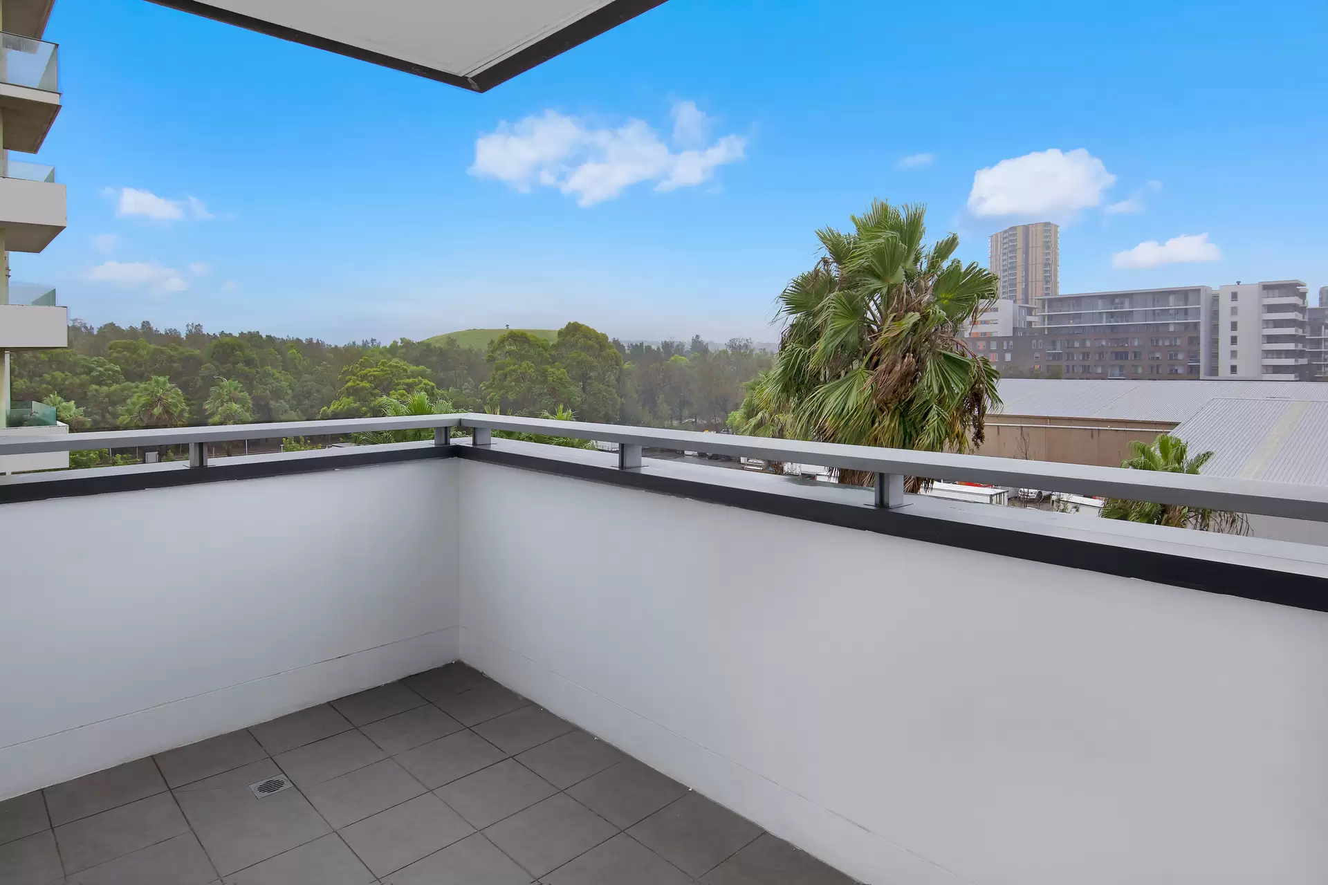 402/8 Nuvolari Place, Wentworth Point Leased by Chidiac Realty - image 1