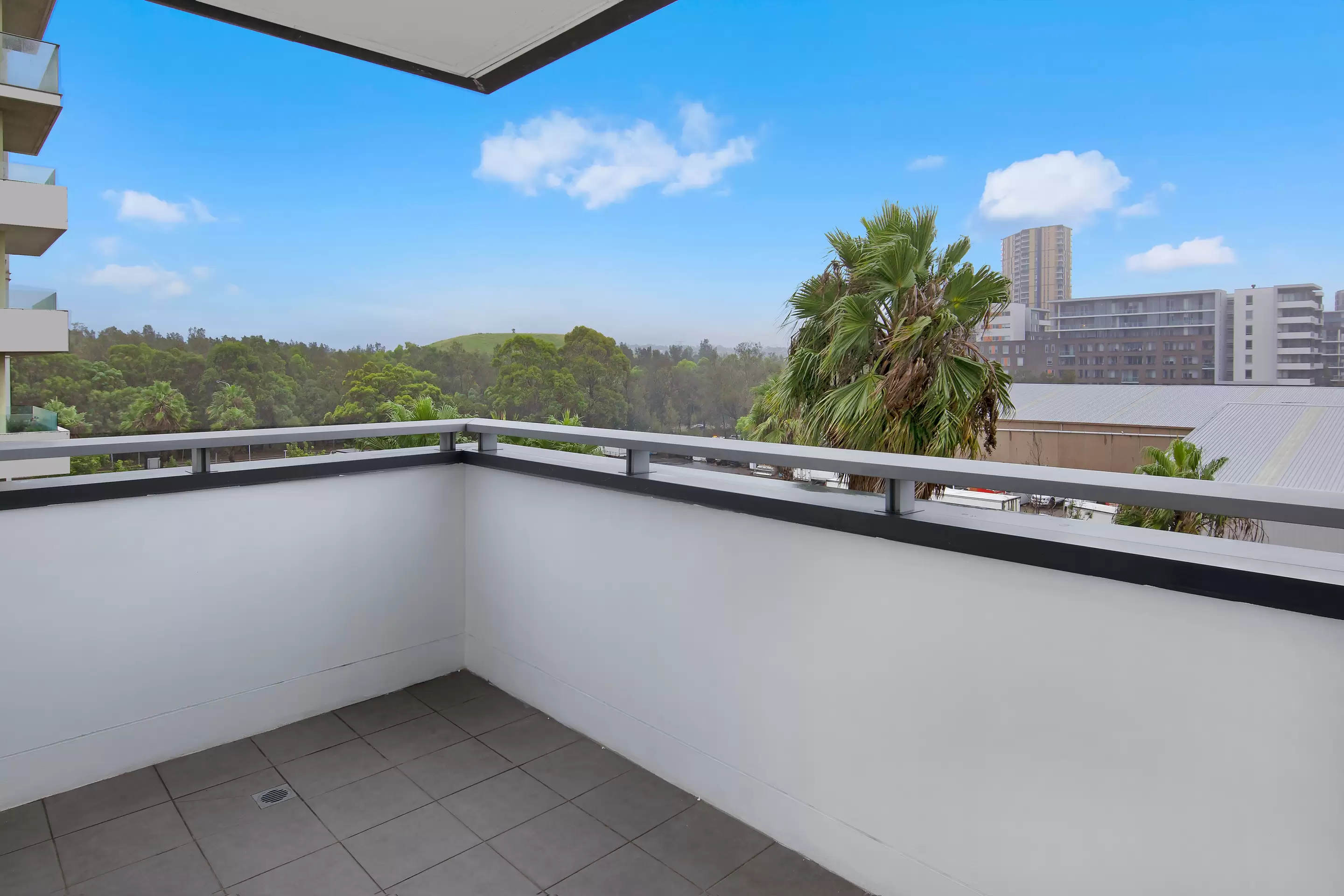 402/8 Nuvolari Place, Wentworth Point Leased by Chidiac Realty - image 2