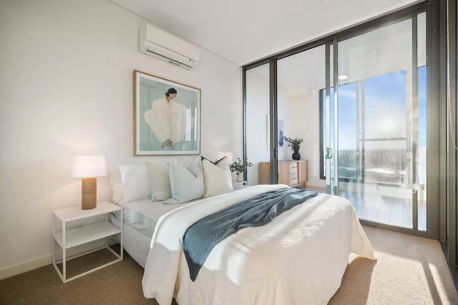 2211/11 Wentworth Place, Wentworth Point Sold by Chidiac Realty - image 1