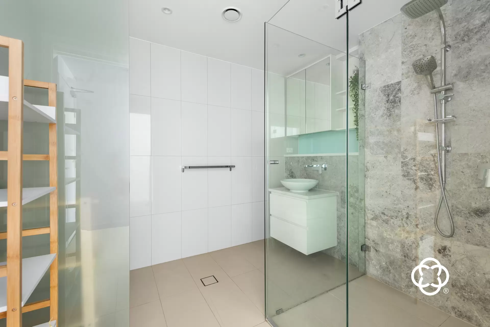 1914/17 Wentworth Place, Wentworth Point Leased by Chidiac Realty - image 1