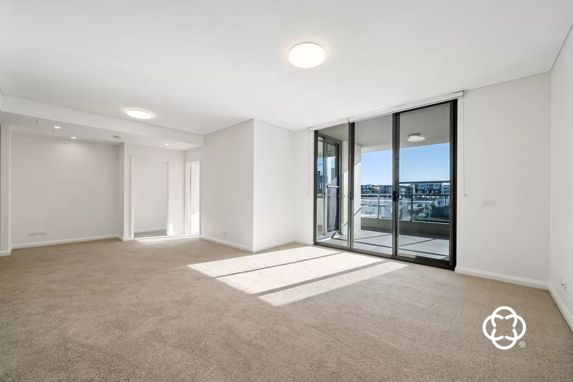 501/8 Marine Parade, Wentworth Point Leased by Chidiac Realty - image 1