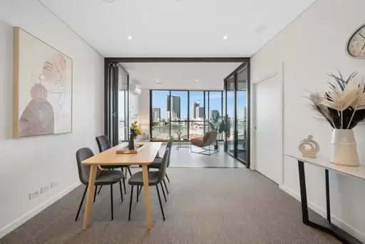 602/13 Wentworth Place, Wentworth Point Sold by Chidiac Realty