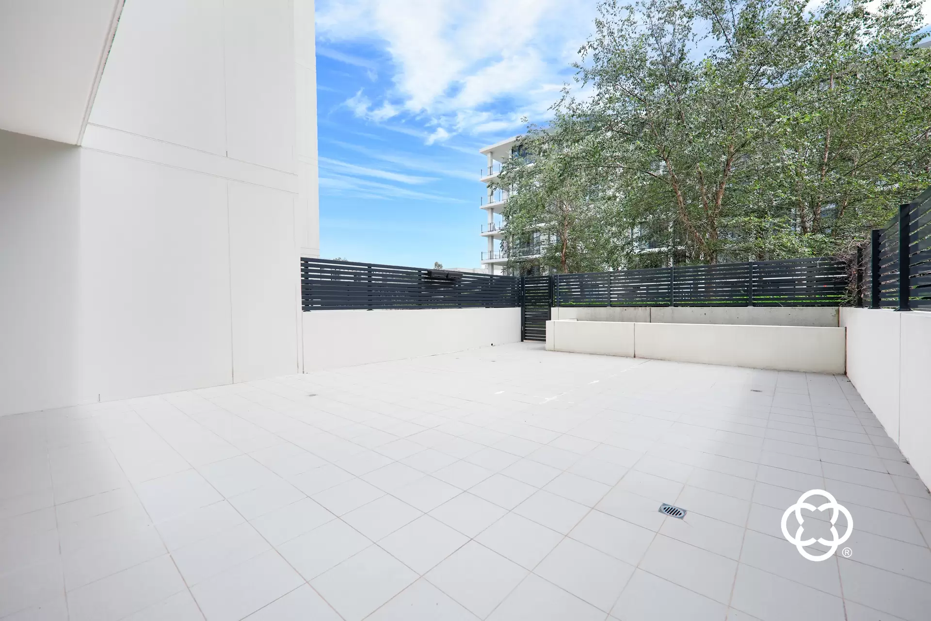 242/17 Marine Parade, Wentworth Point Leased by Chidiac Realty - image 1
