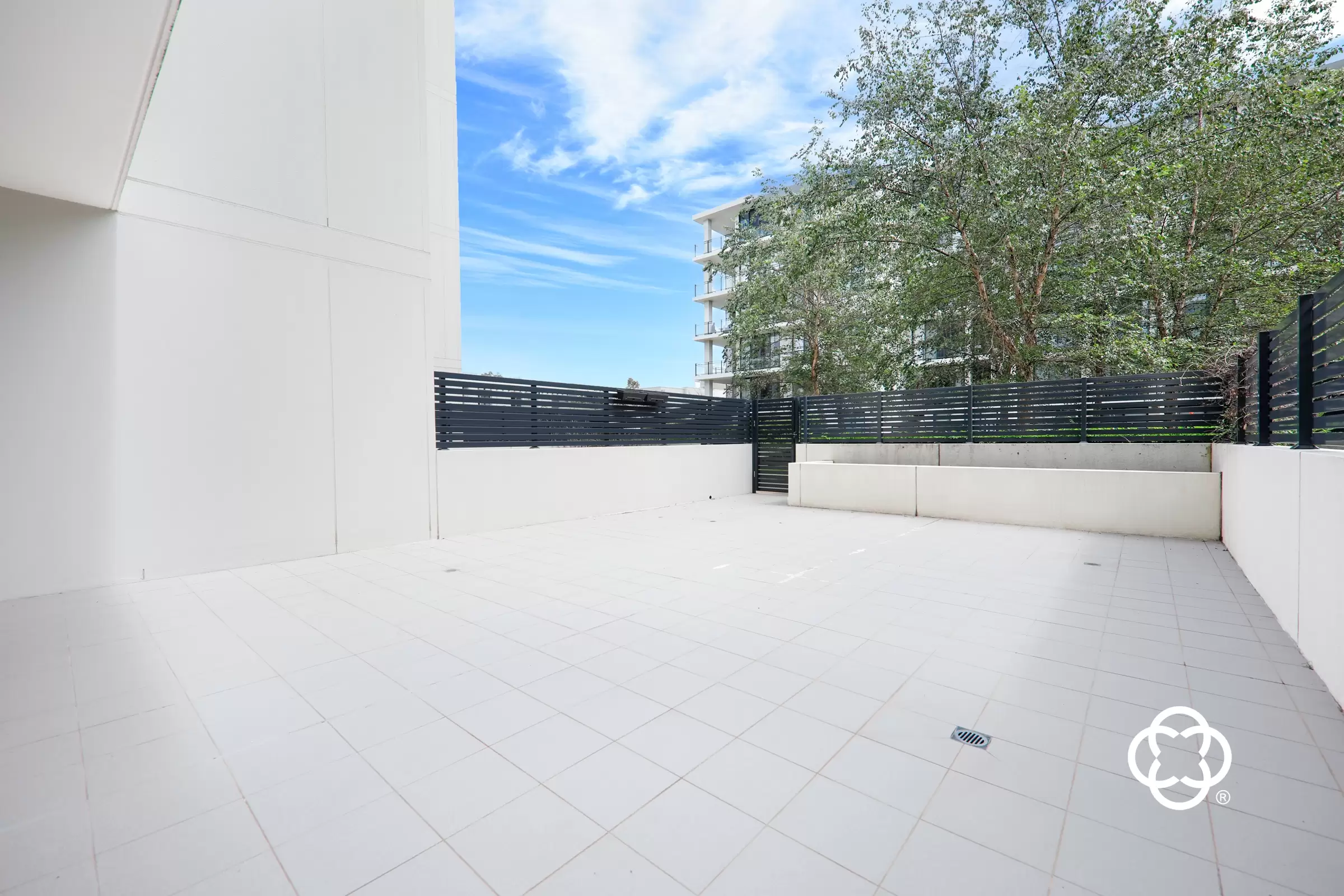 242/17 Marine Parade, Wentworth Point Leased by Chidiac Realty - image 2
