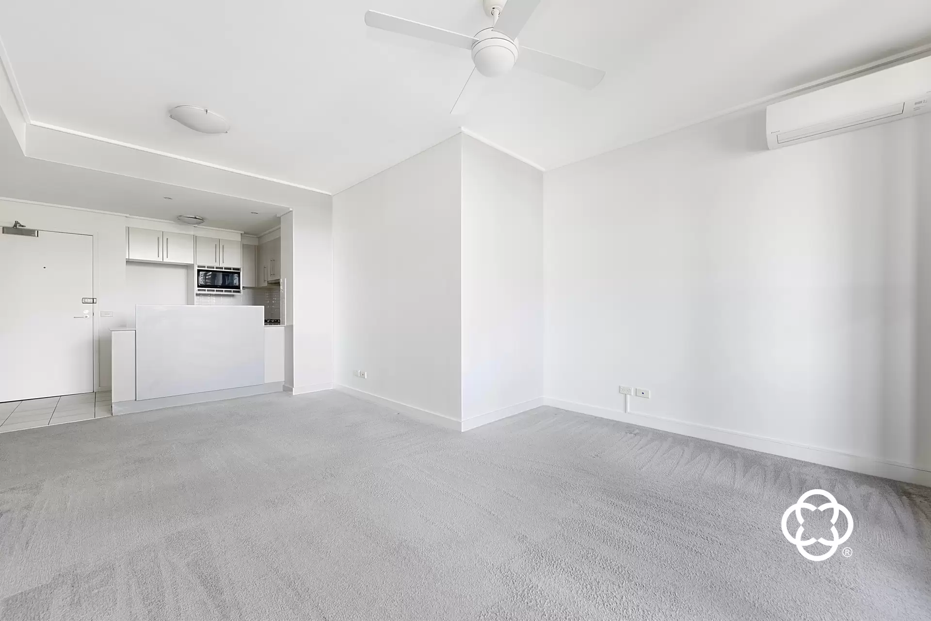 504/2 The Piazza, Wentworth Point Leased by Chidiac Realty - image 1