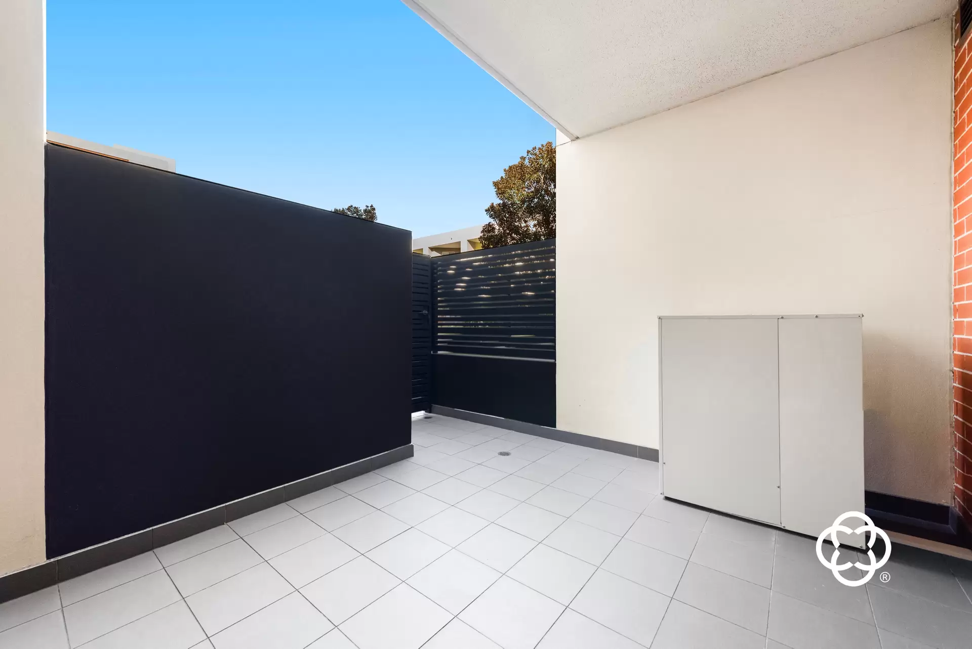 341/2 The Crescent, Wentworth Point Leased by Chidiac Realty - image 1