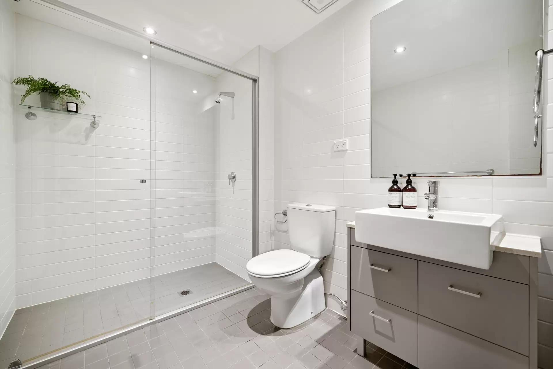 501/1 Stromboli Strait, Wentworth Point Sold by Chidiac Realty - image 1