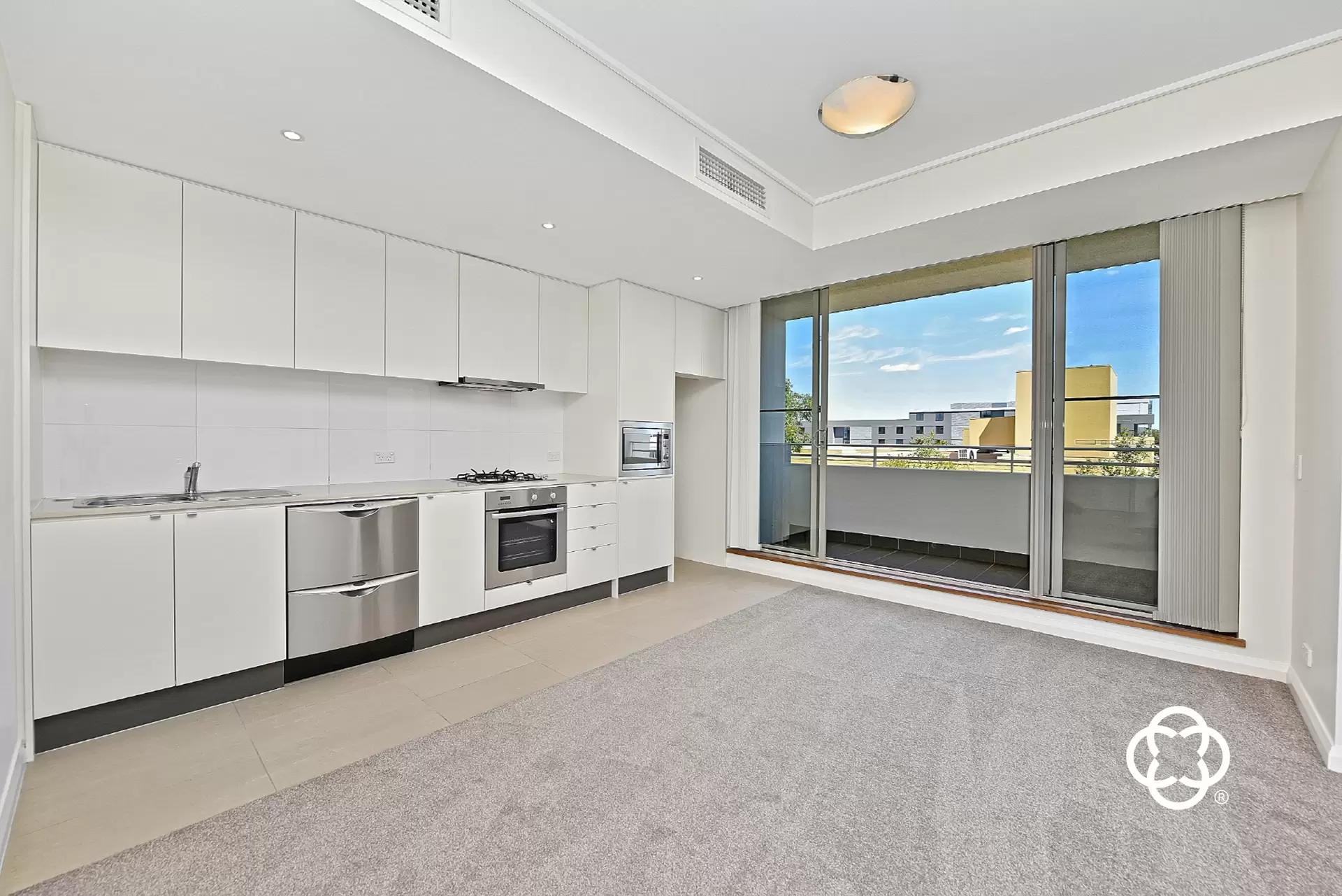 688/4 The Crescent, Wentworth Point Leased by Chidiac Realty - image 1