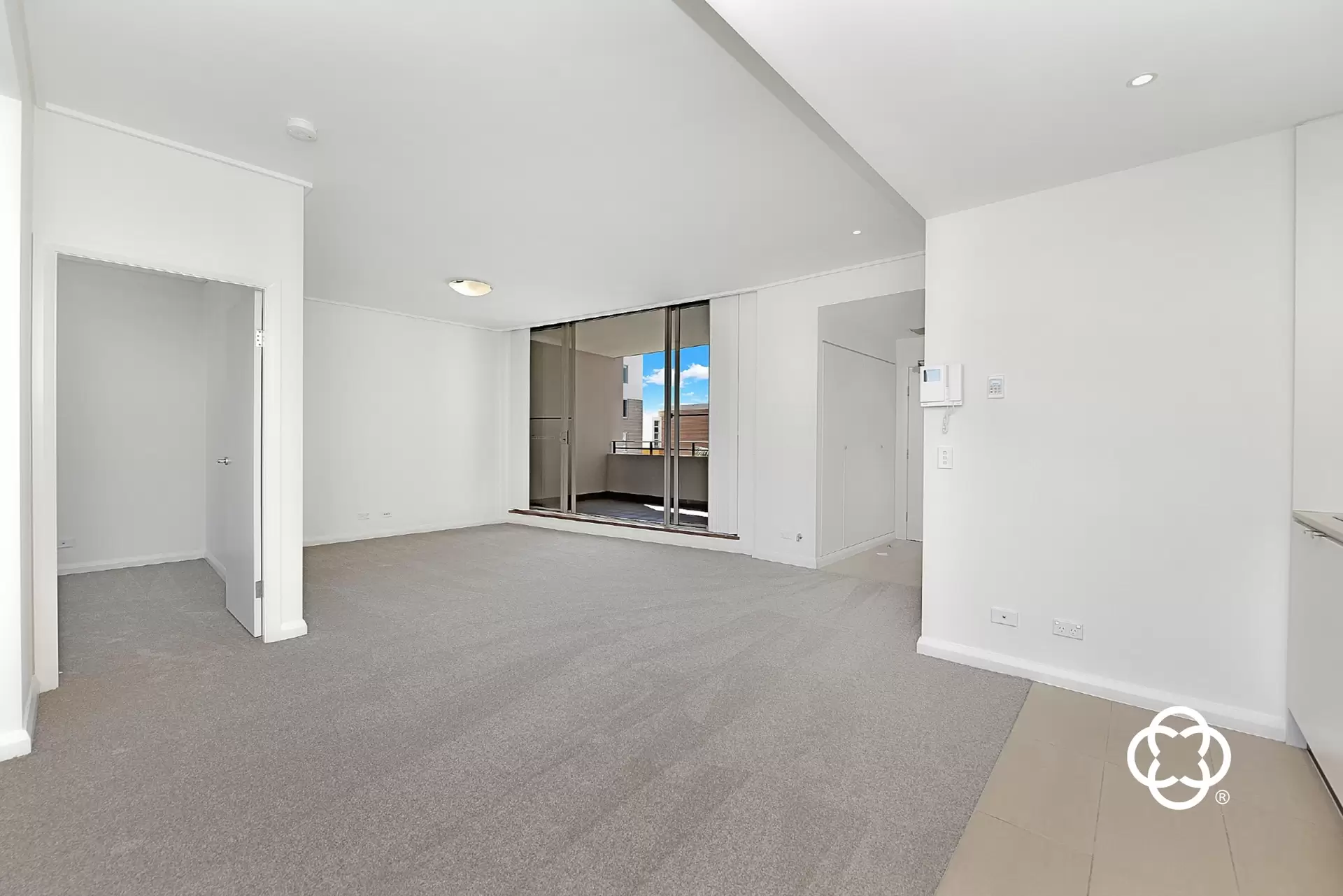 688/4 The Crescent, Wentworth Point Leased by Chidiac Realty - image 1