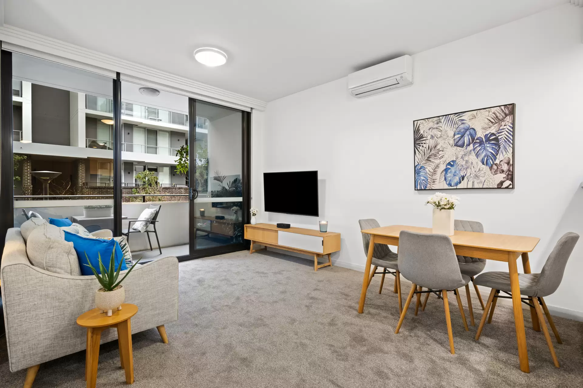 304/1 Half Street, Wentworth Point Sold by Chidiac Realty - image 1
